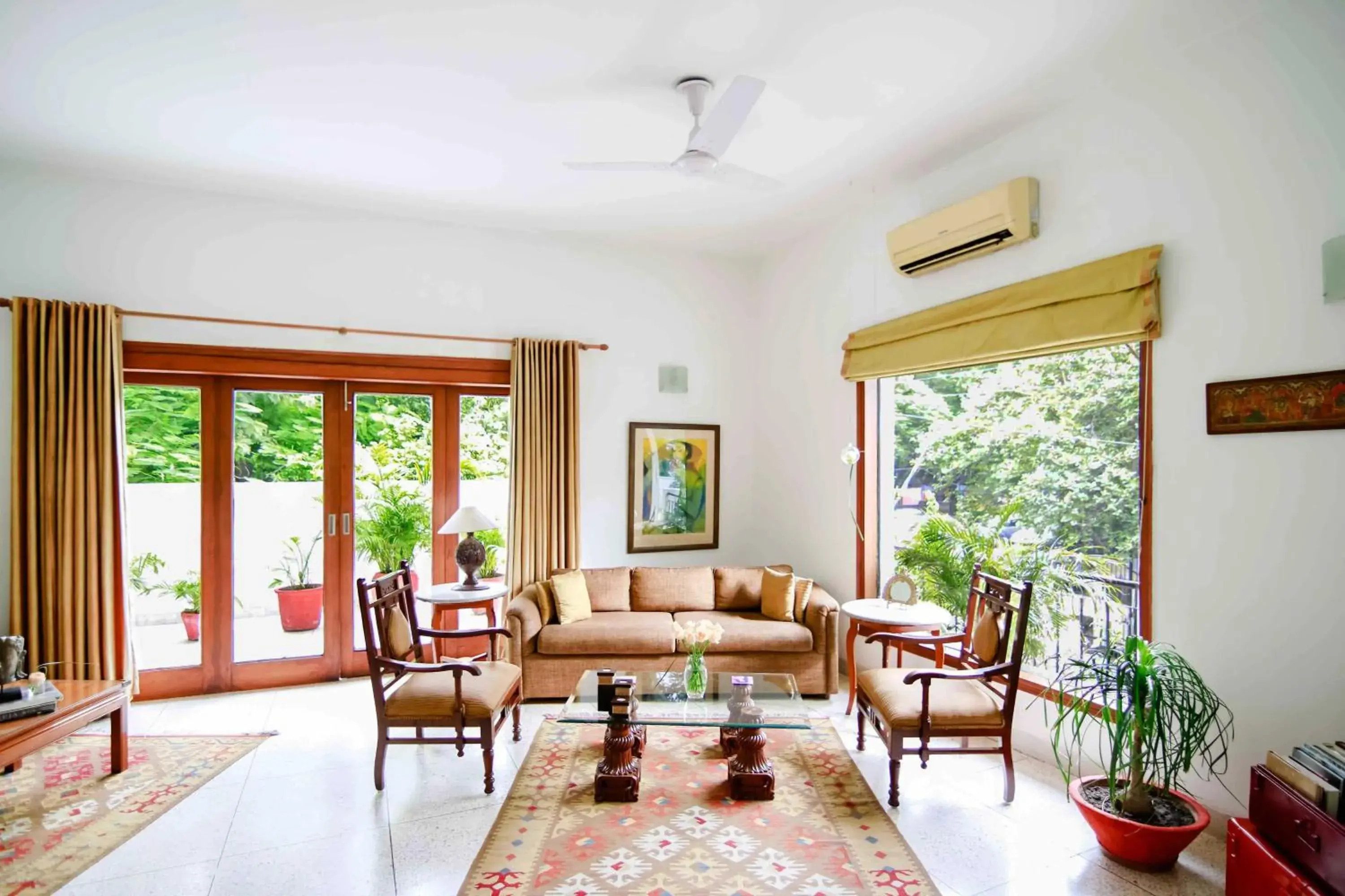 Communal lounge/ TV room, Seating Area in Thikana Delhi ( Boutique B&B)