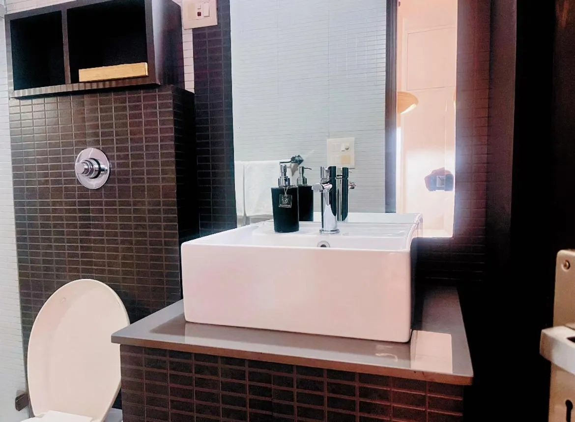 Bathroom in Thikana Delhi ( Boutique B&B)