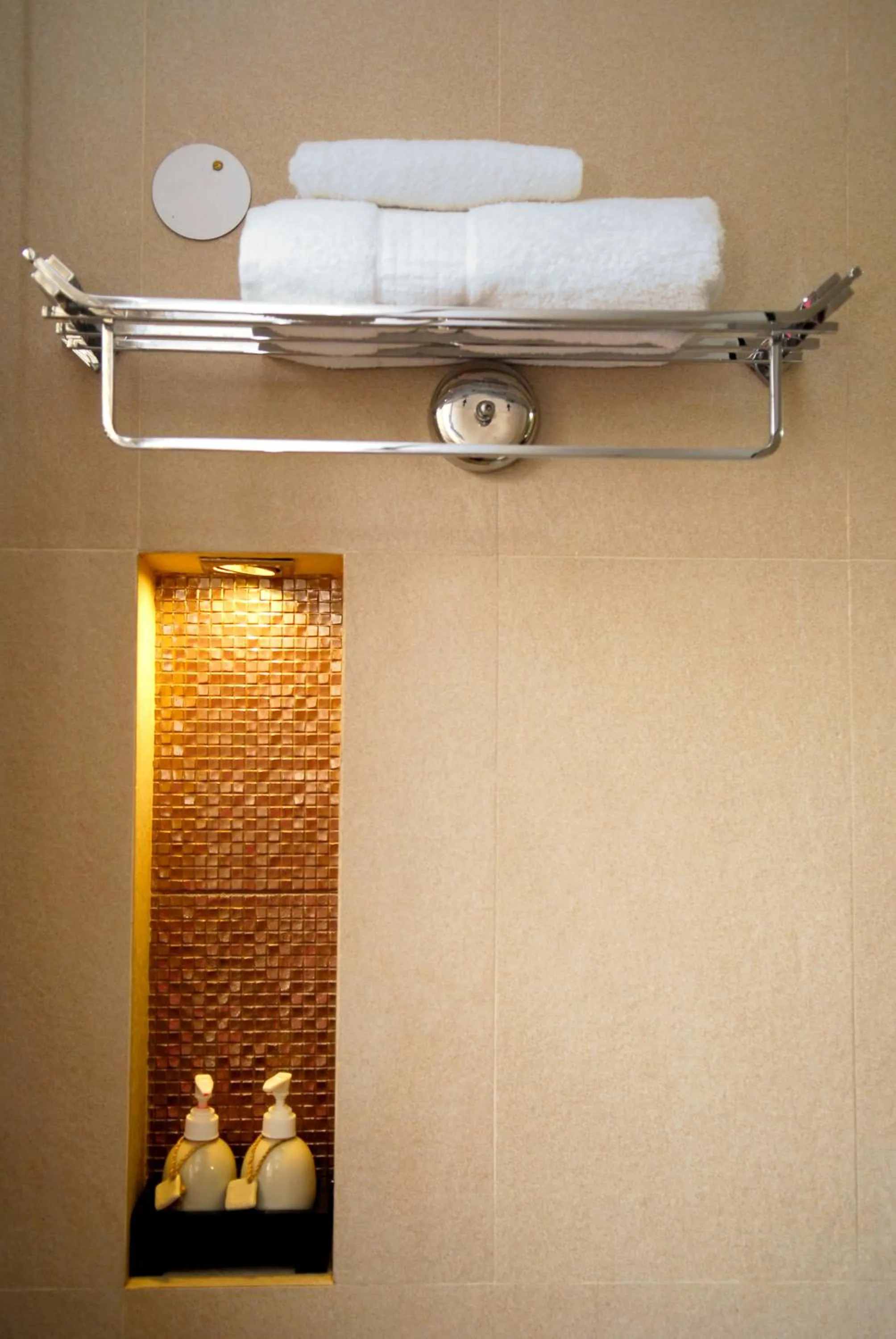 Shower in Thikana Delhi ( Boutique B&B)