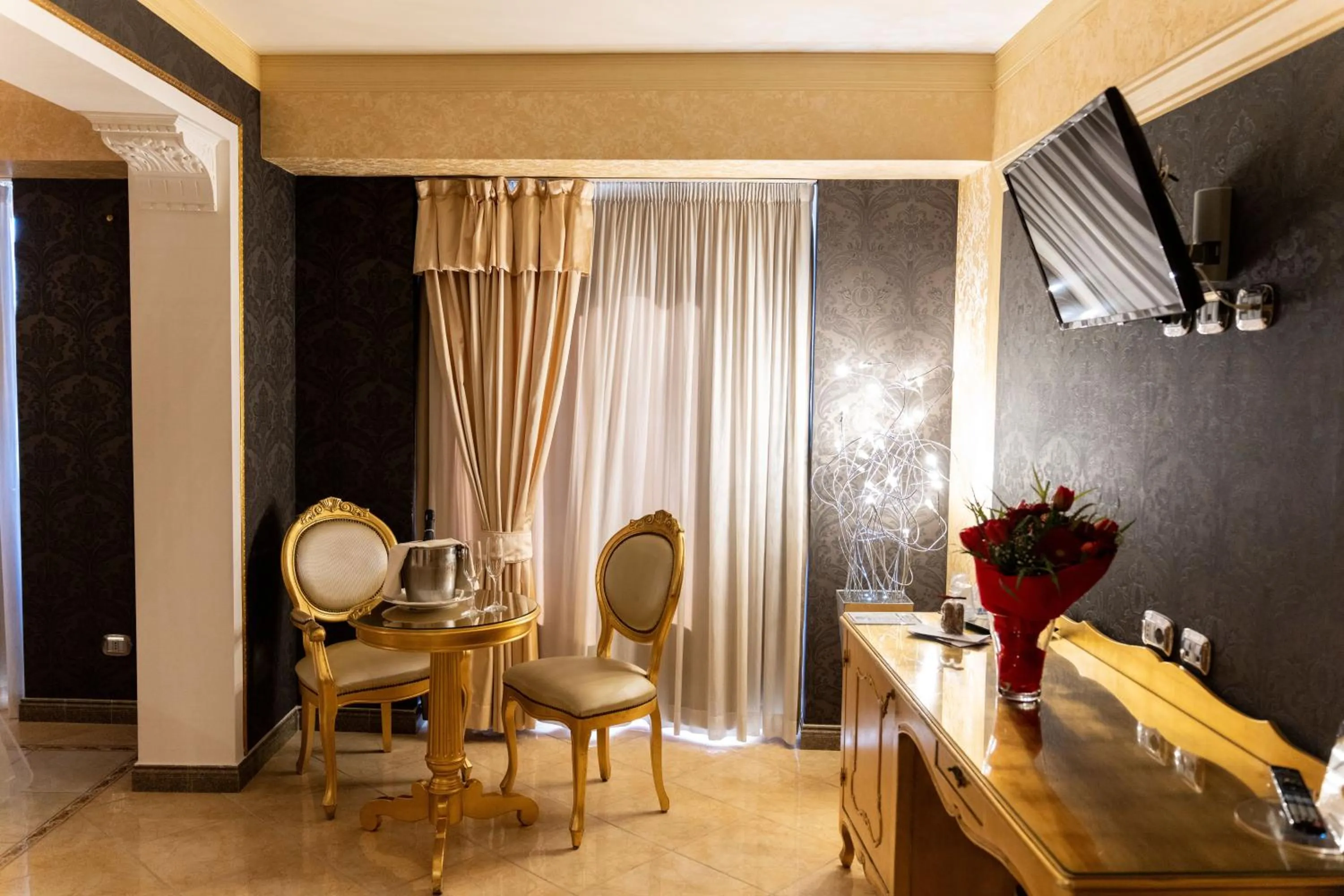 TV and multimedia in Hotel Il Principe