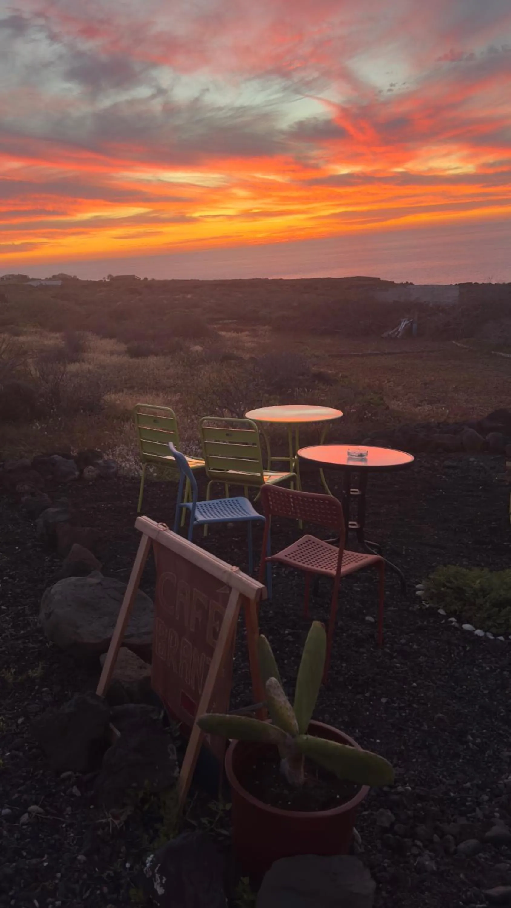 Sunset in 7 Calcosas