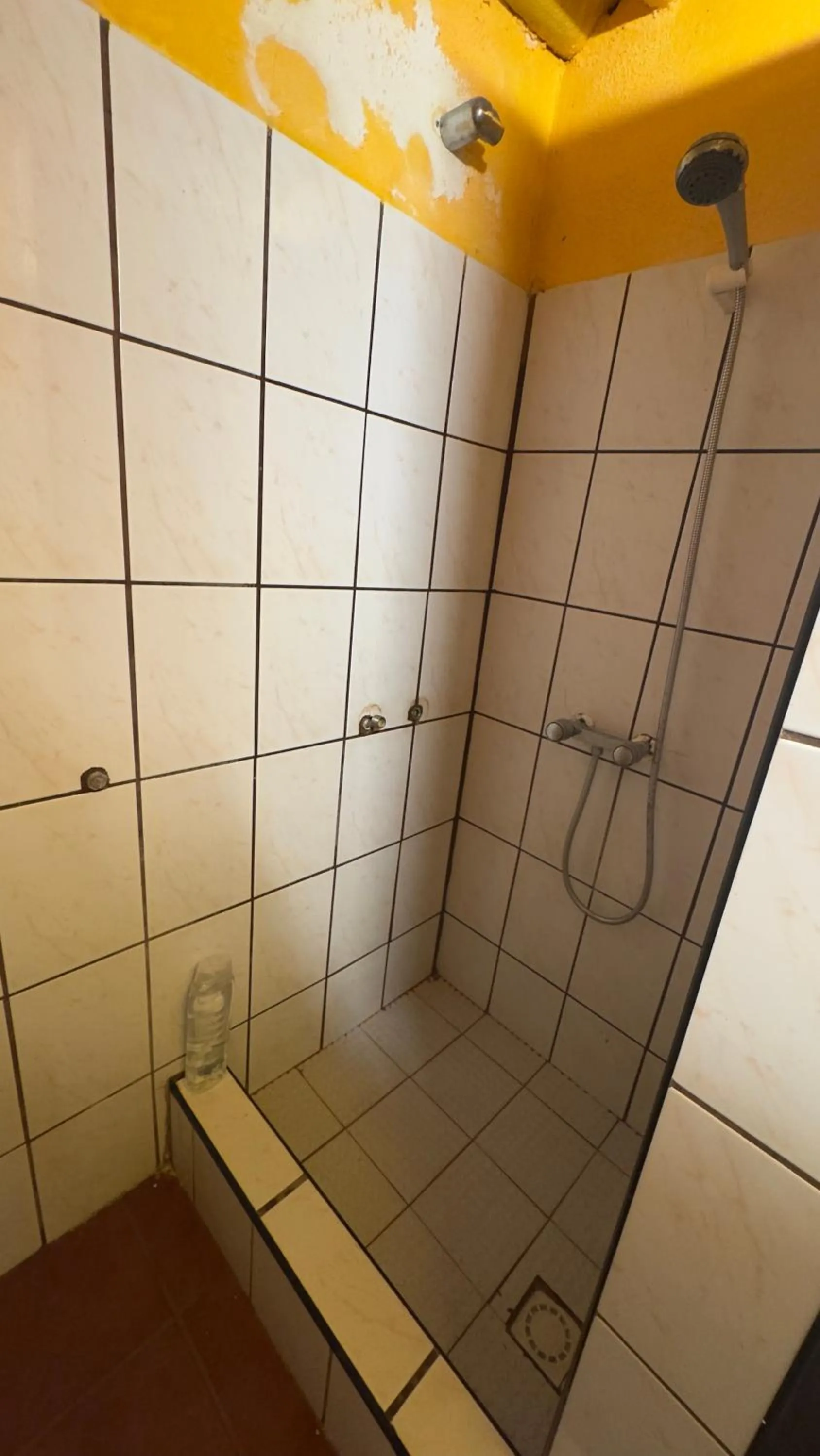 Shower in 7 Calcosas