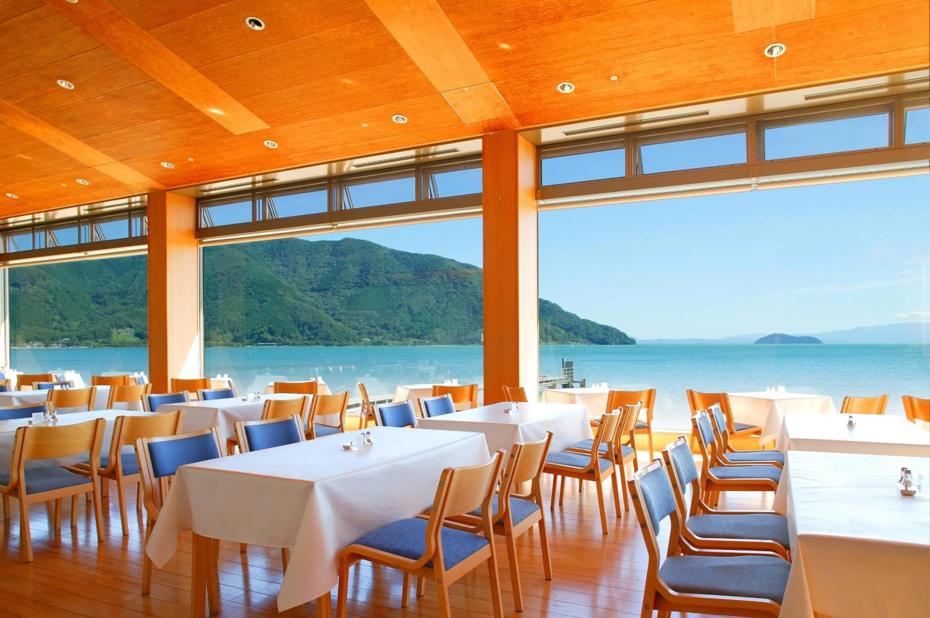 Restaurant/places to eat in Grand Park Hotel Okubiwako Makino