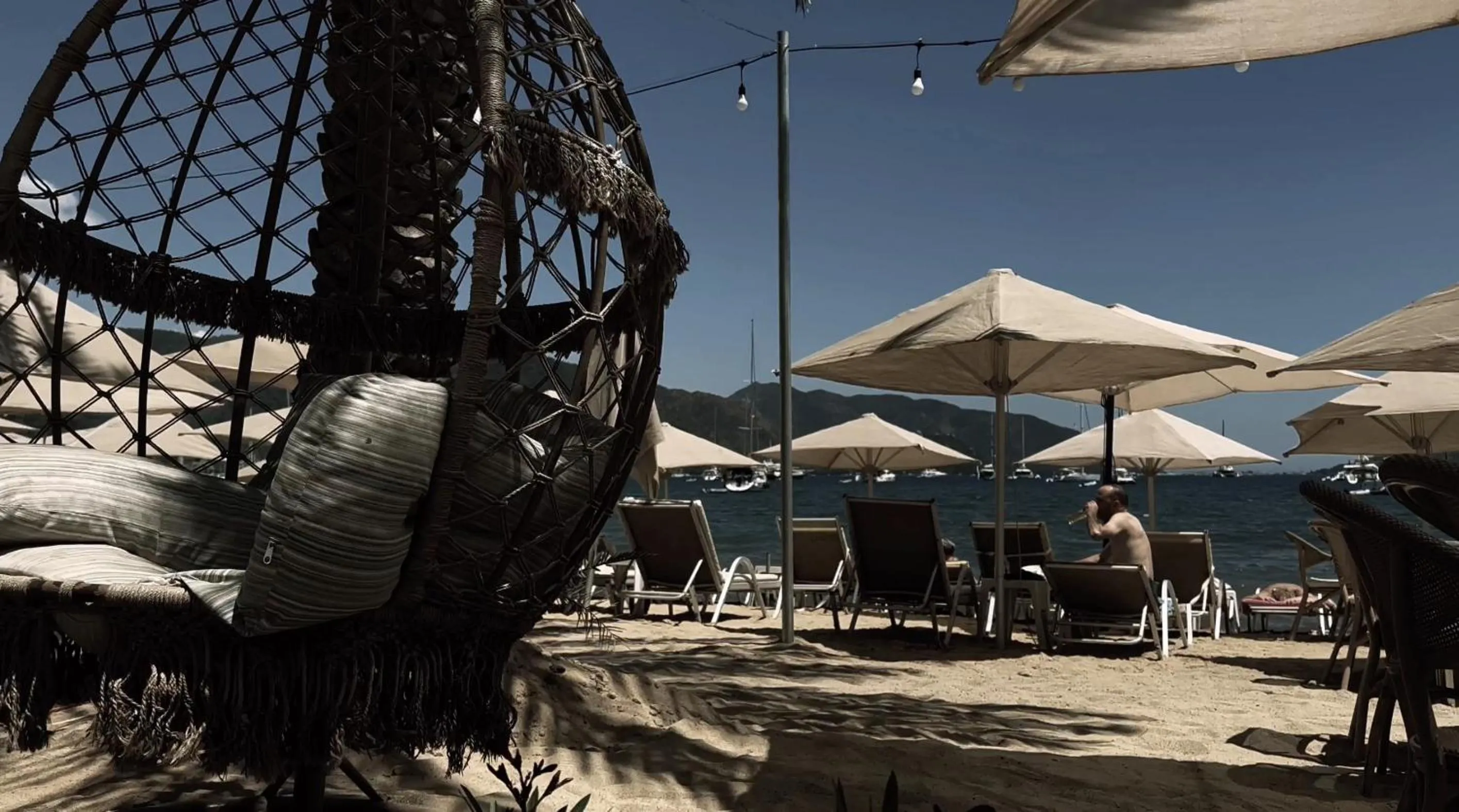 Beach in Reis Beach Hotel