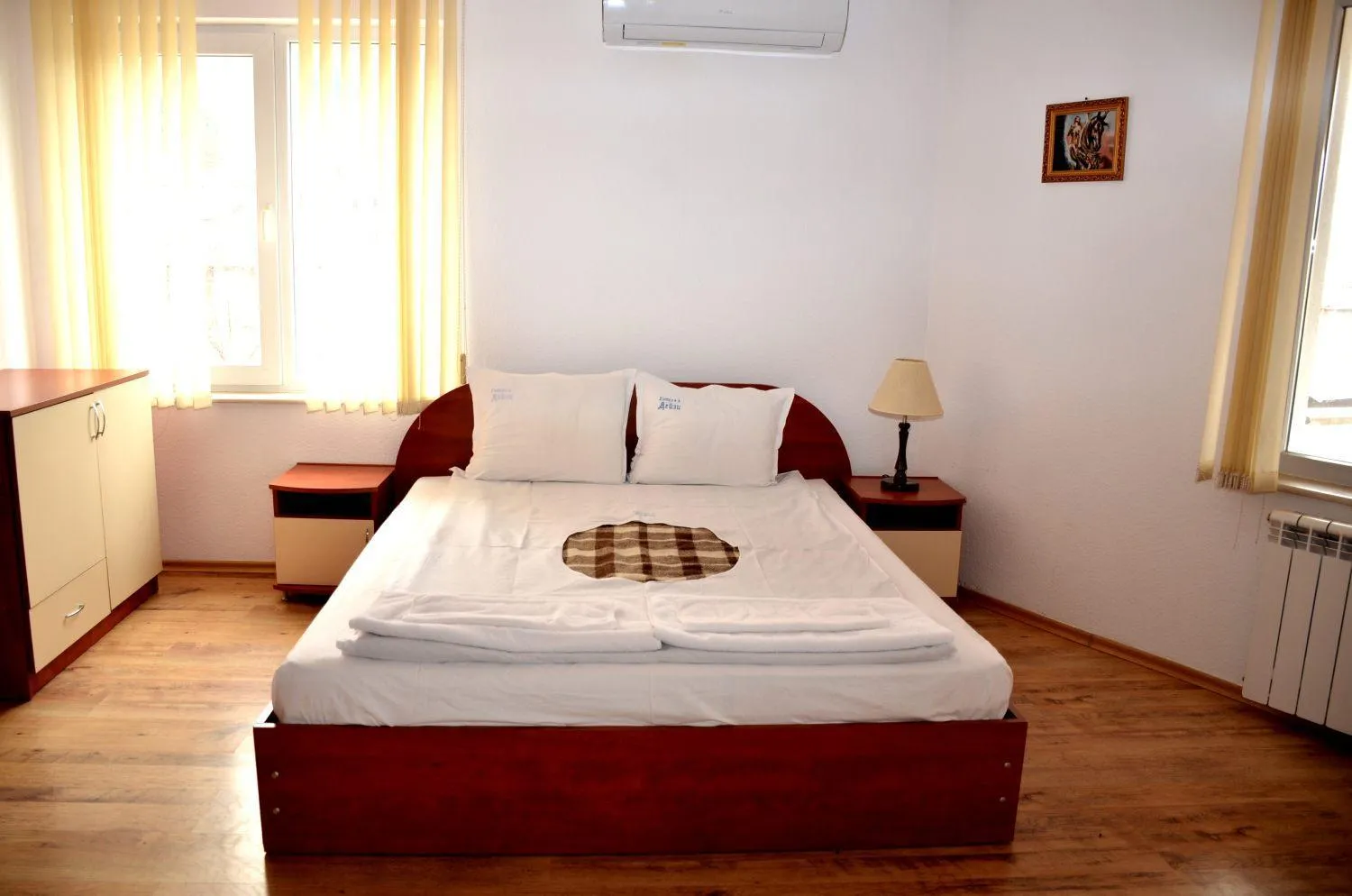 Bed in Family Hotel Daisy