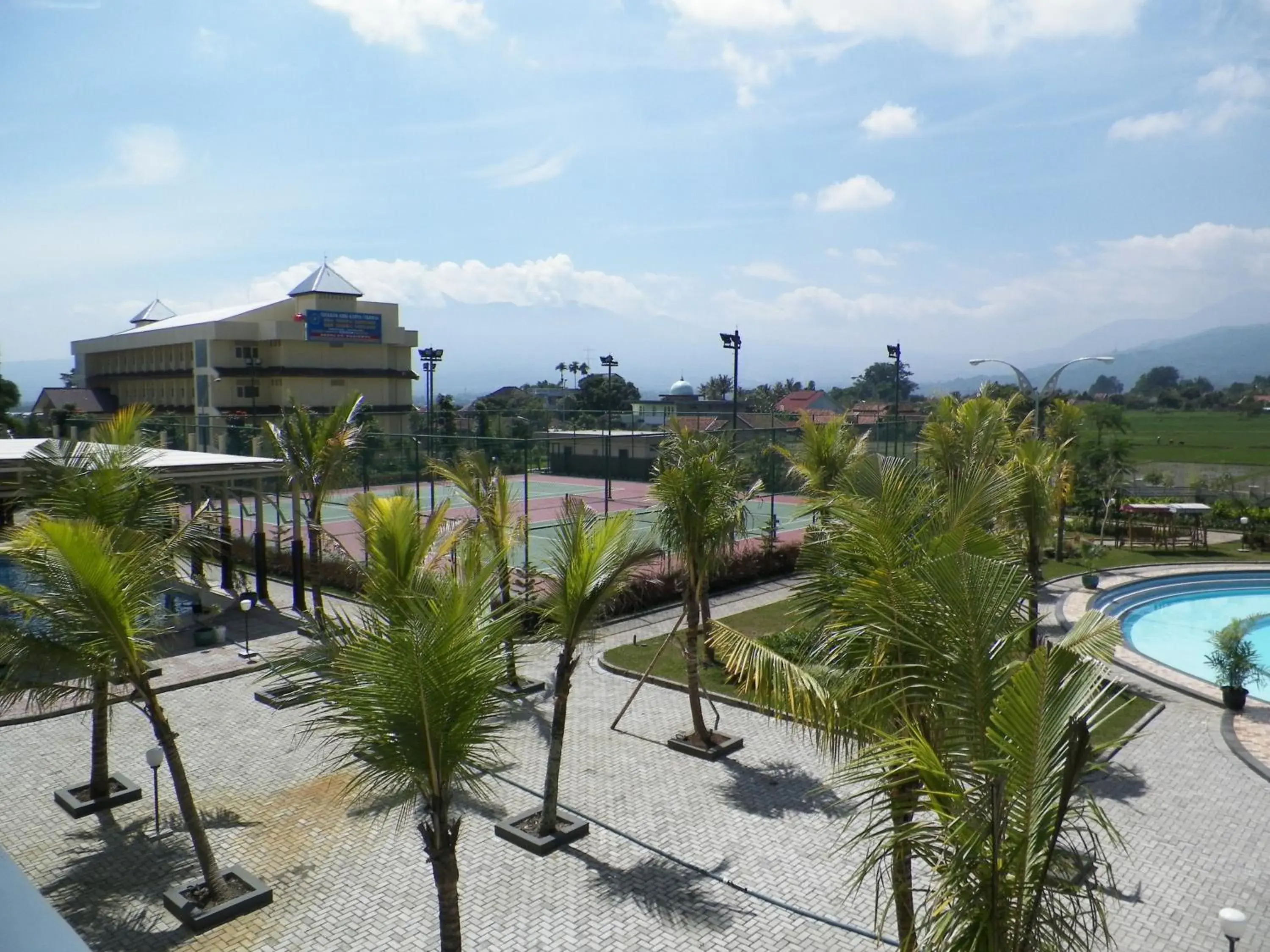 Facade/entrance in Sutanraja Hotel & Convention Centre Facade/entrance in Sutanraja Hotel & Convention Centre