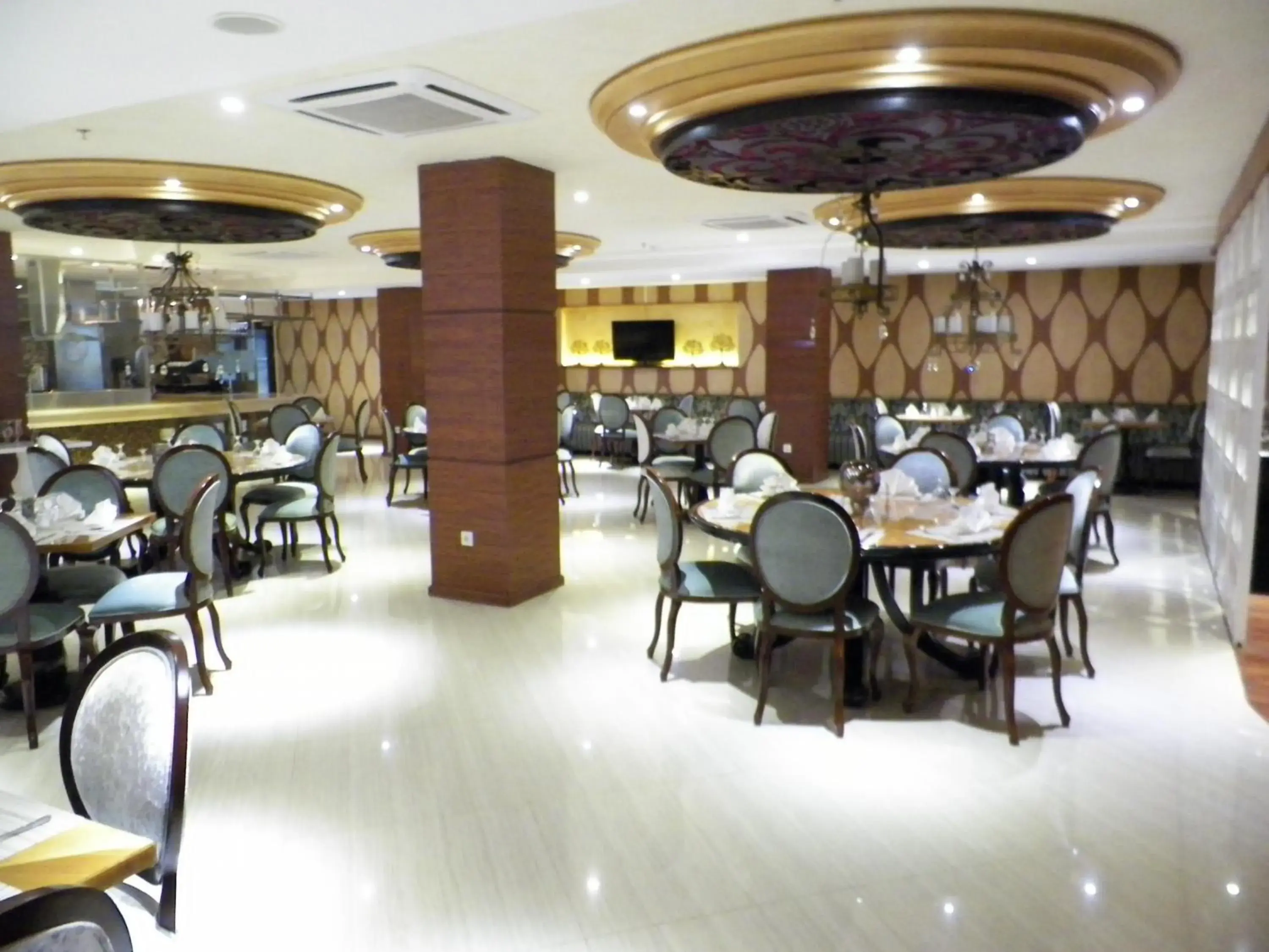 Restaurant/places to eat in Sutanraja Hotel & Convention Centre Restaurant/places to eat in Sutanraja Hotel & Convention Centre