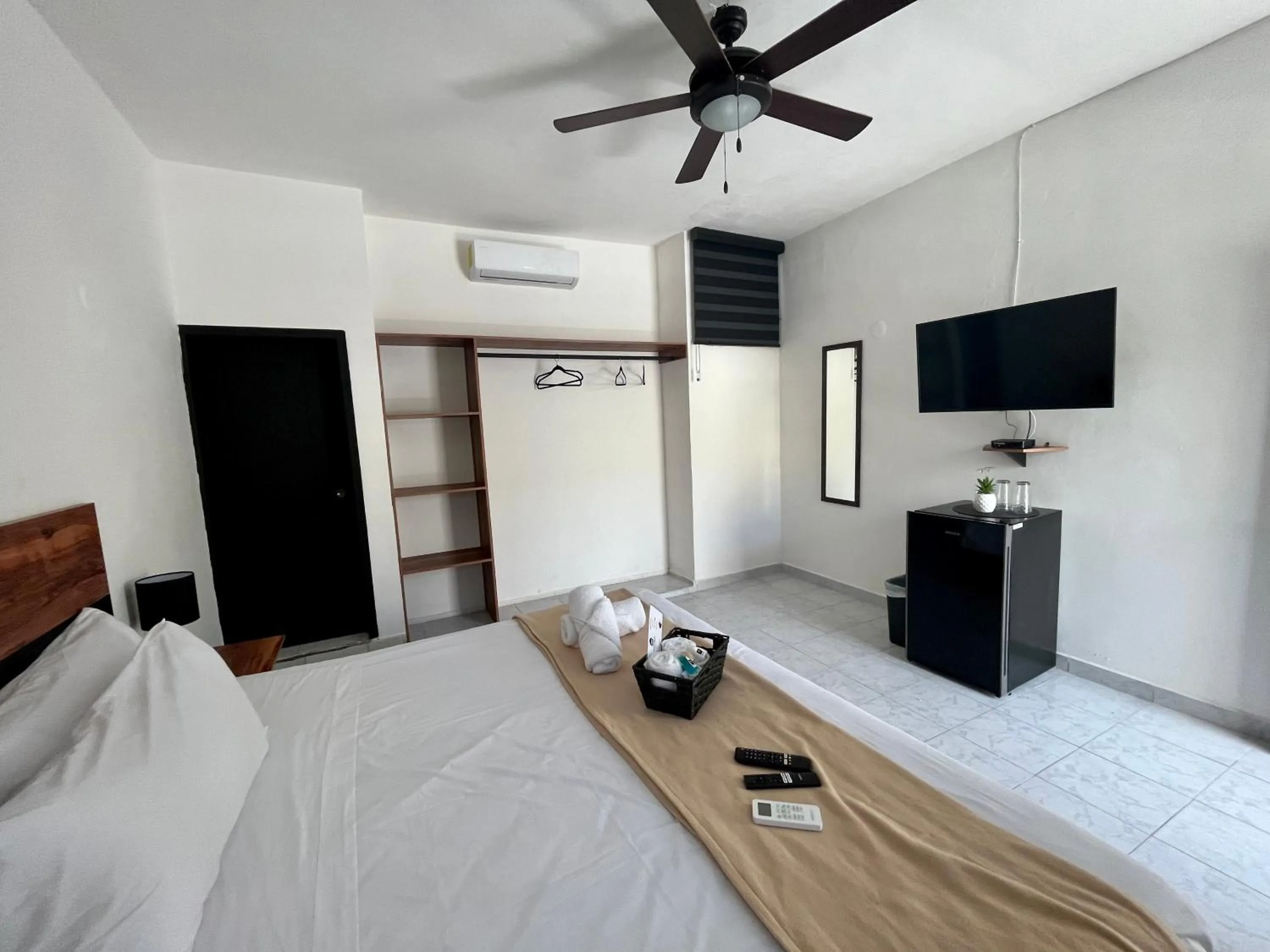 Deluxe King Suite in BALAM Playa - 15Th Ave