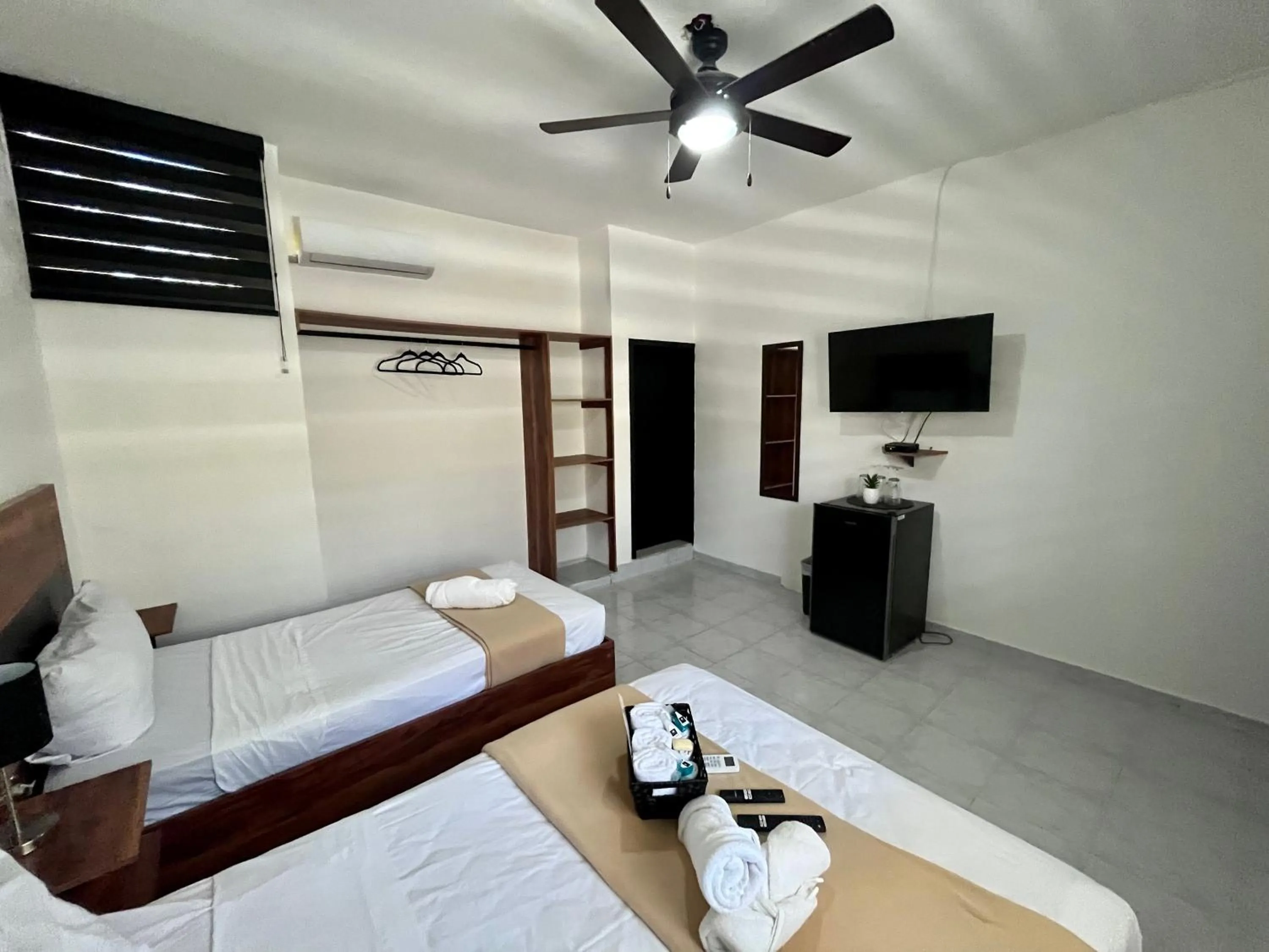 Photo of the whole room, Bed in BALAM Playa - 15Th Ave