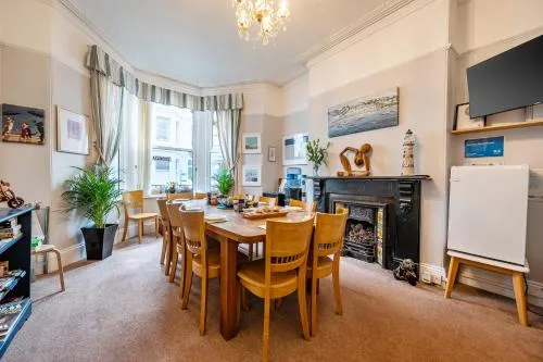 Dining area in Mariners Guest House