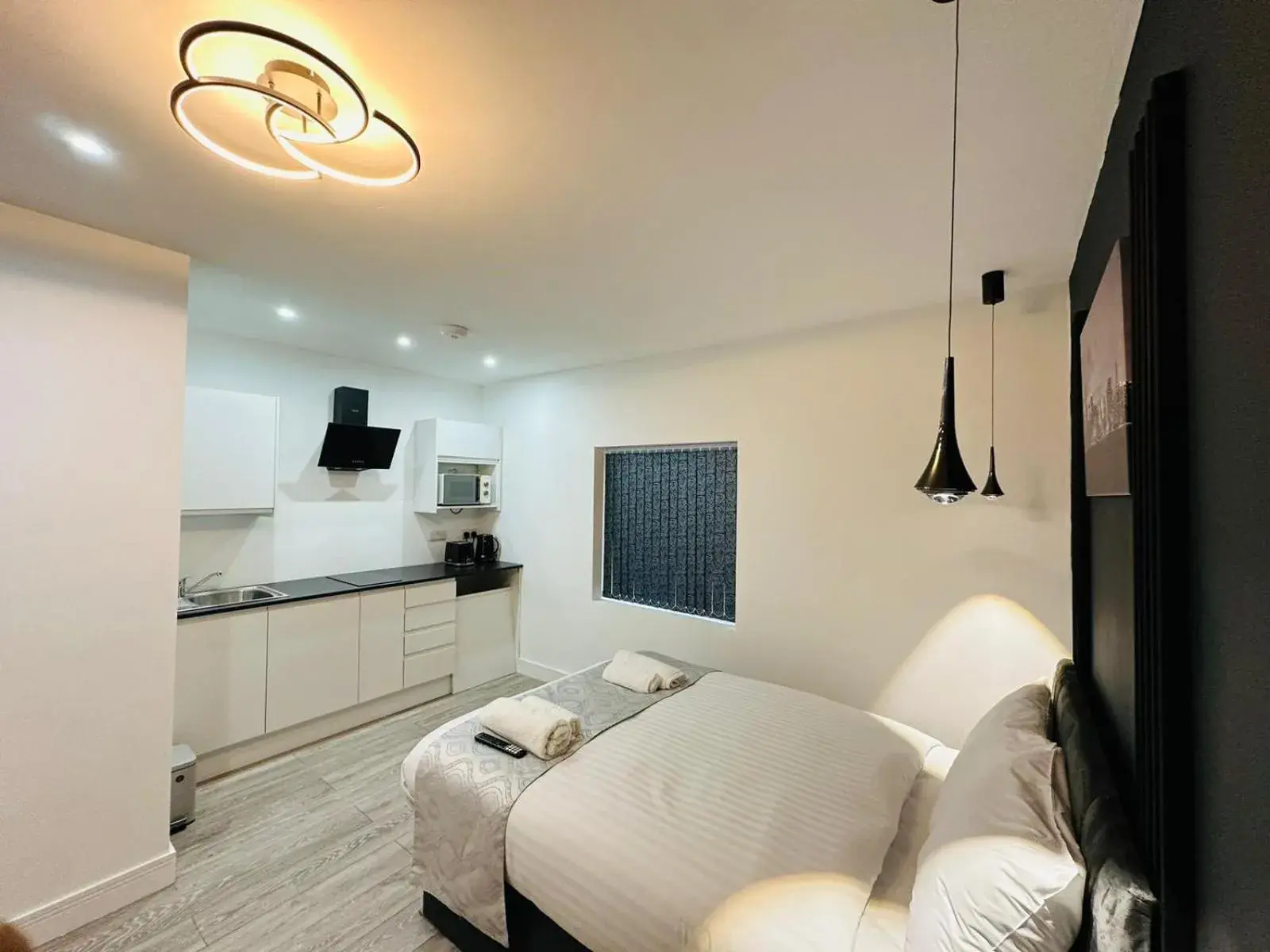 Bed in Heathrow Lodge Ltd Bed in Heathrow Lodge Ltd