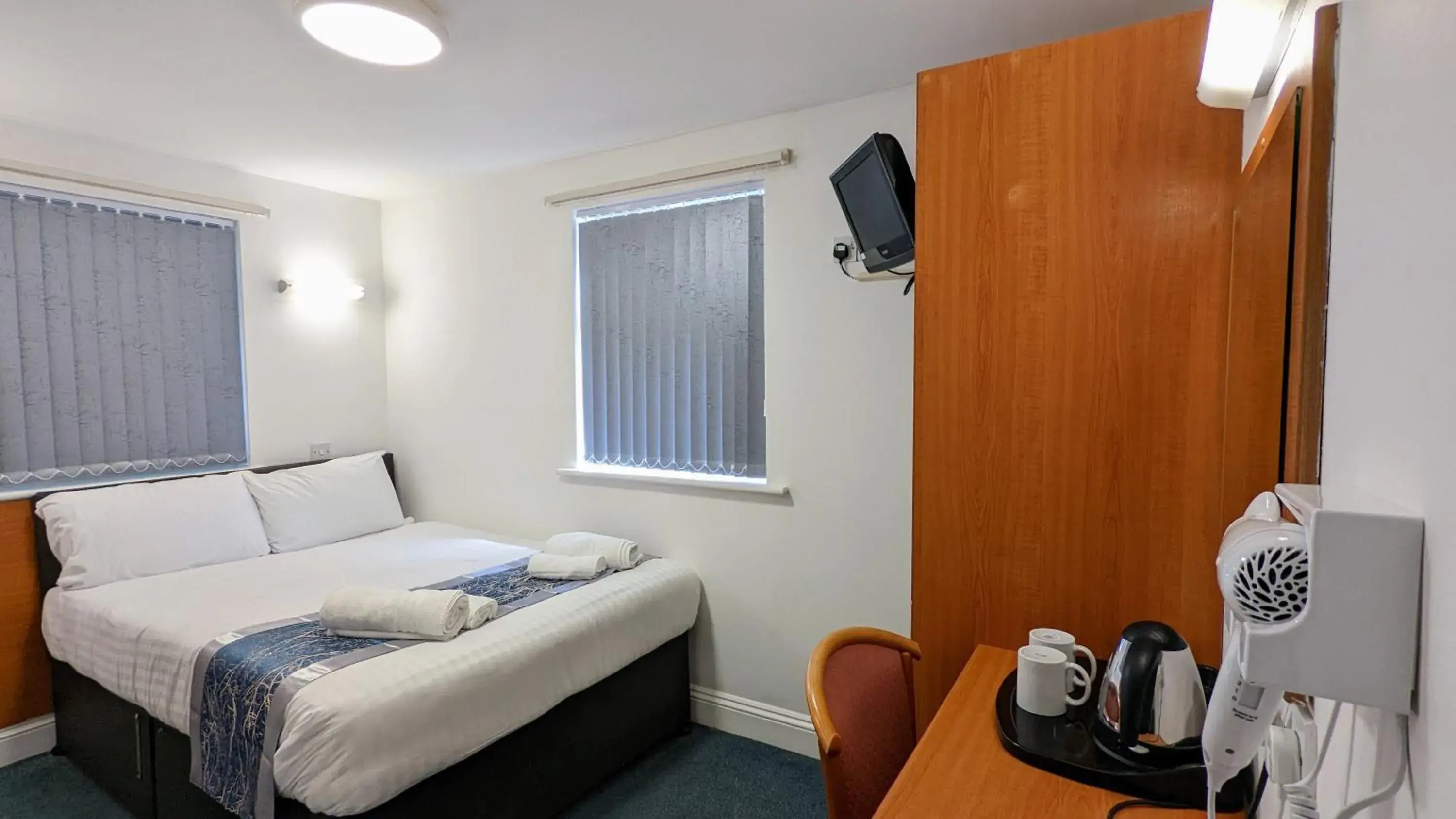 Bed in Heathrow Lodge Ltd Bed in Heathrow Lodge Ltd