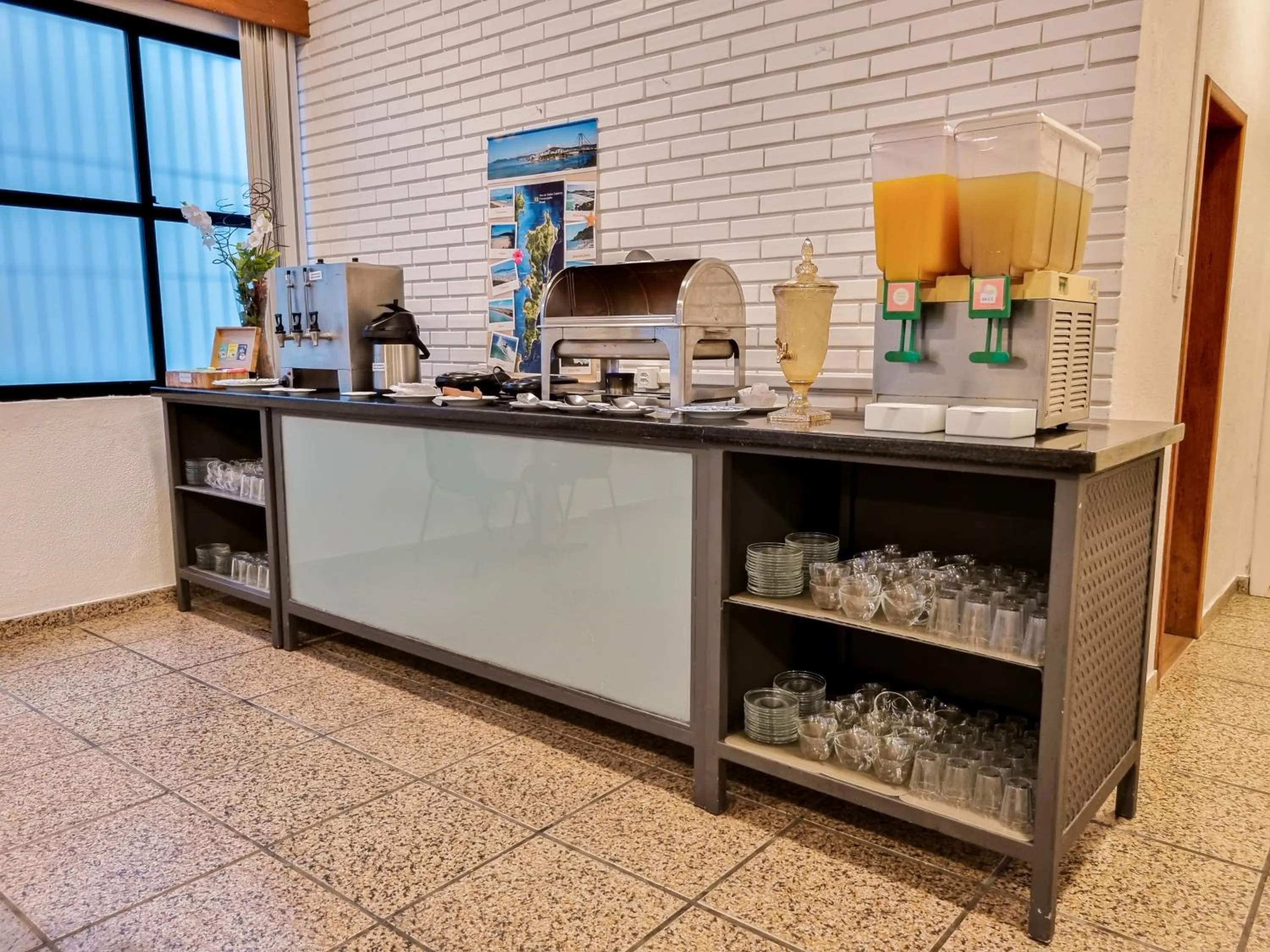 Food in Canas Gold Praia Hotel