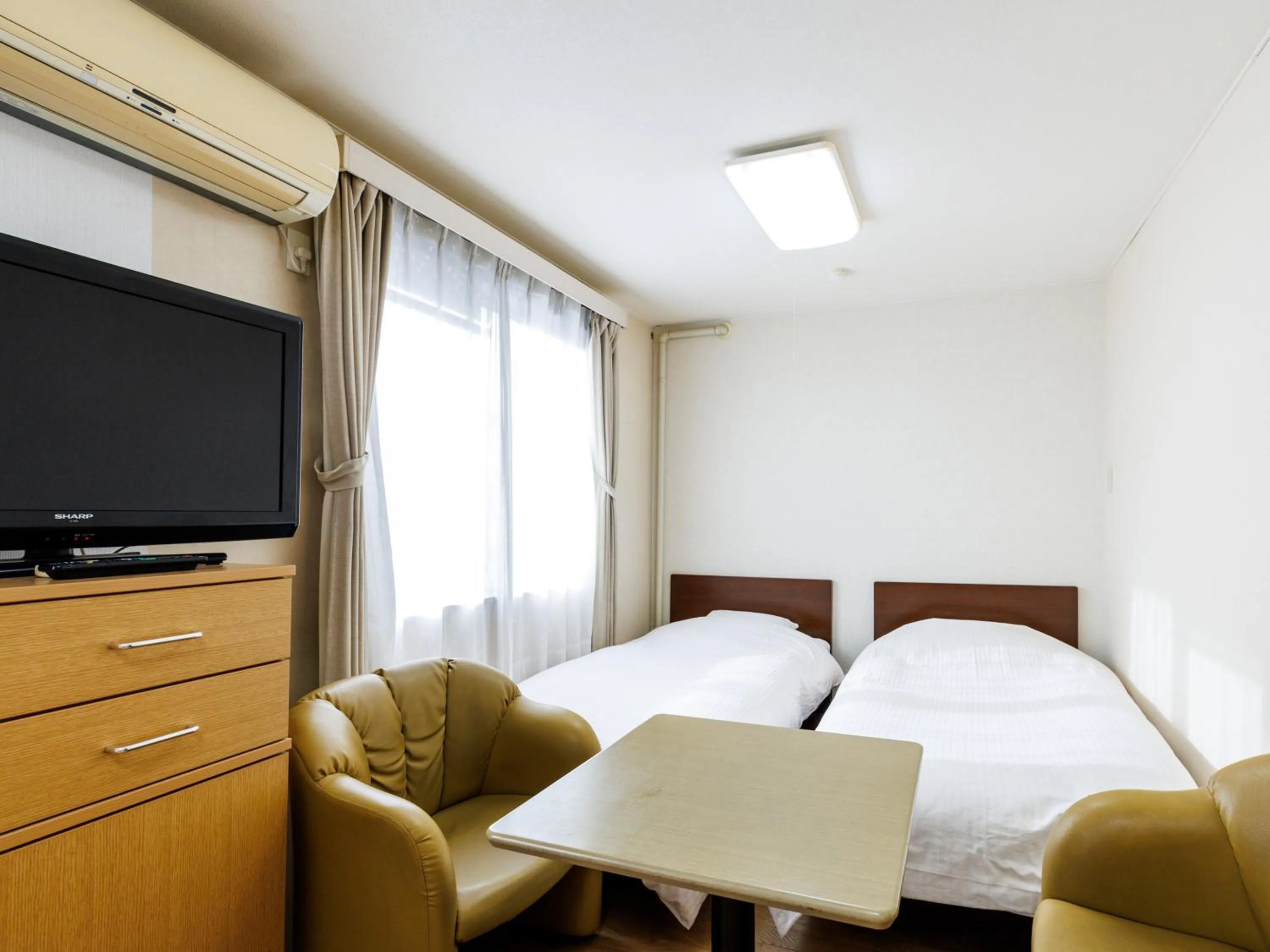 Photo of the whole room, Bed in Seoul Garden Hotel