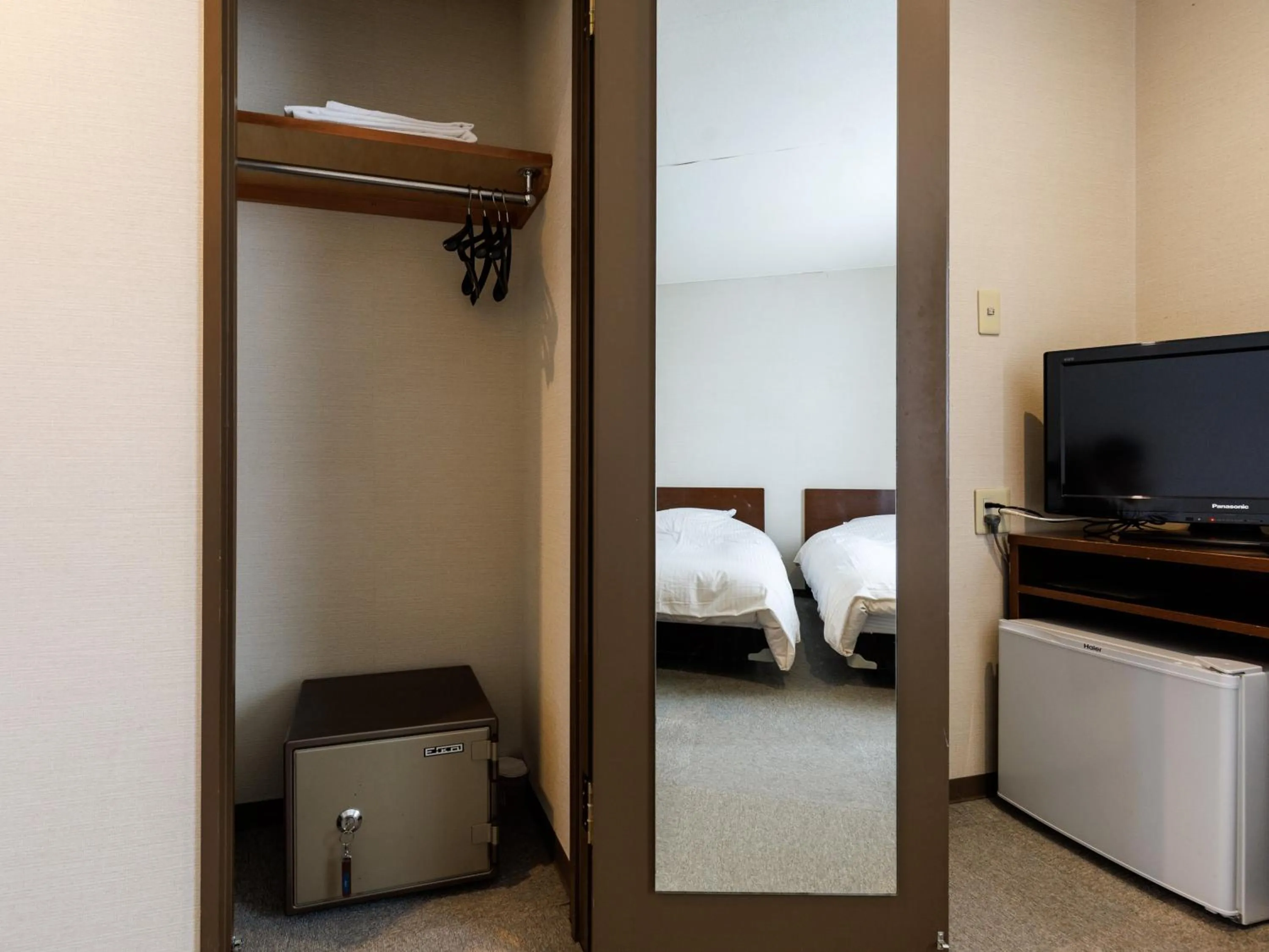 Photo of the whole room, Bed in Seoul Garden Hotel