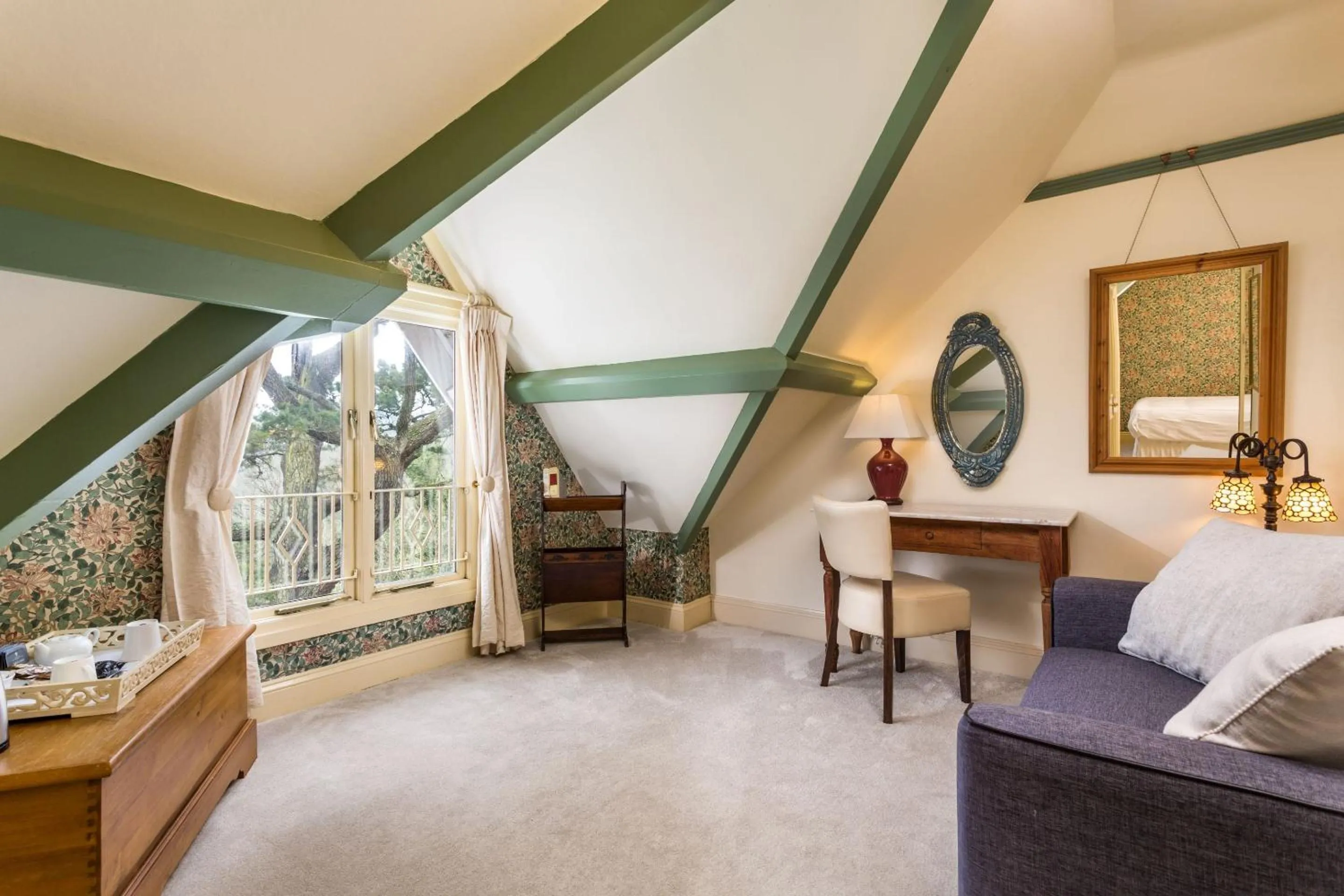 Bedroom, Bed in Orestone Manor