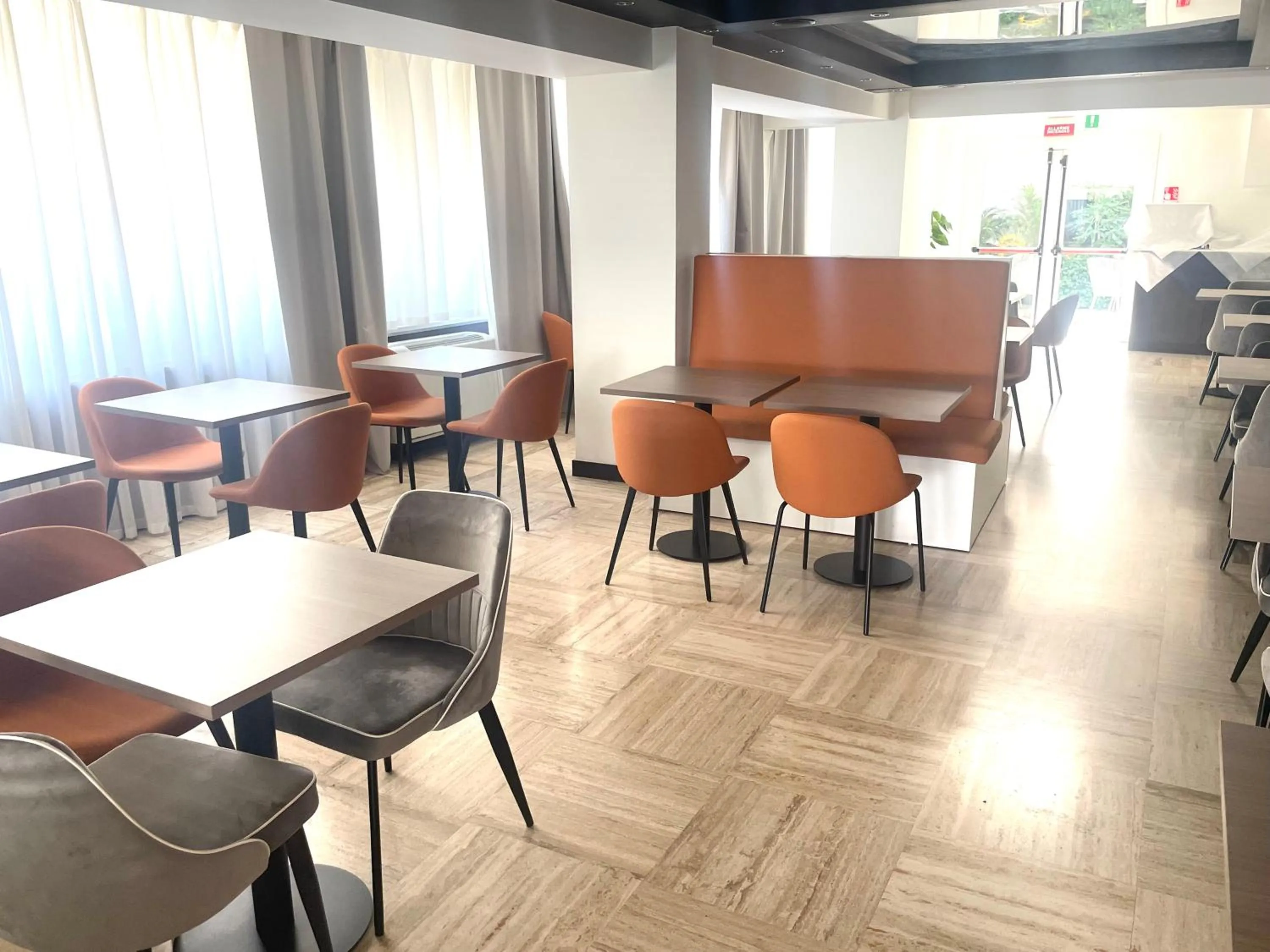 Breakfast in Hotel Petit Palais