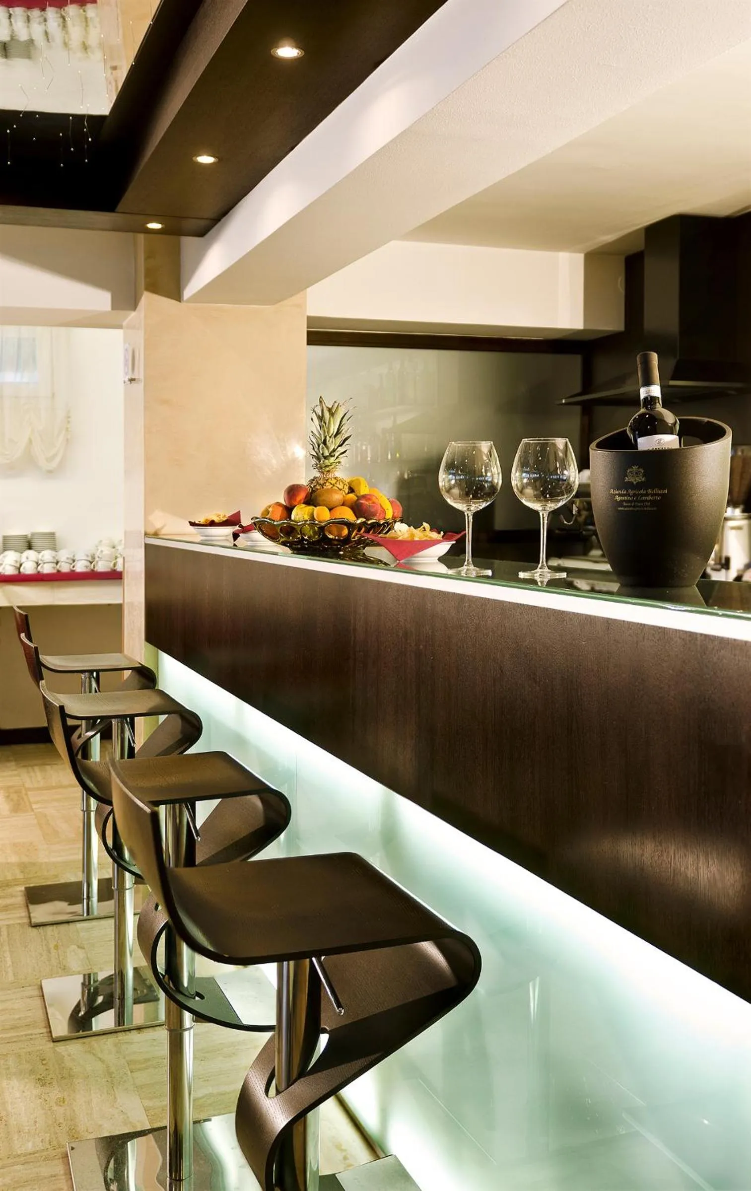 Lounge or bar in Hotel Petit Palais