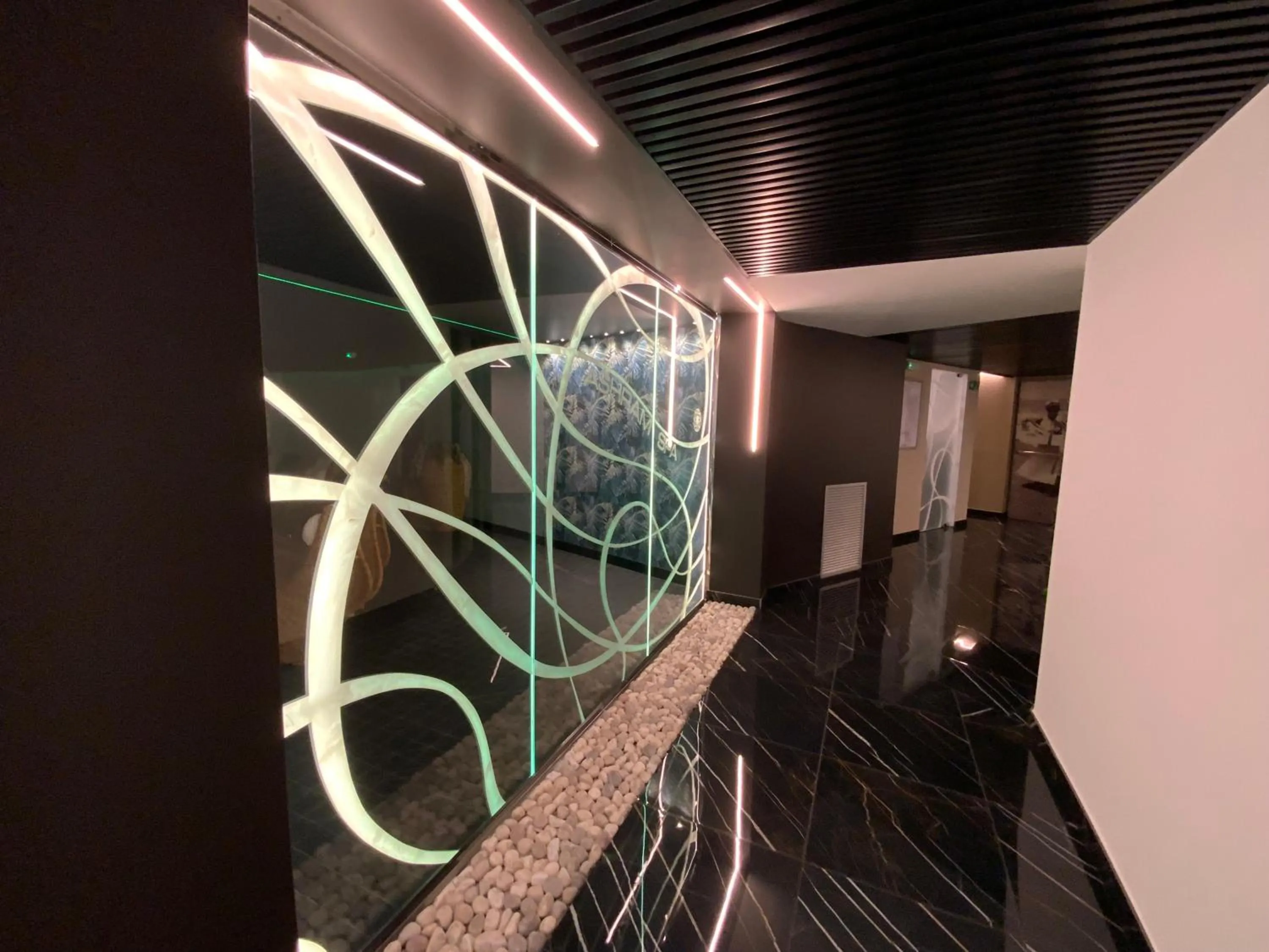 Decorative detail in International Beach Hotel