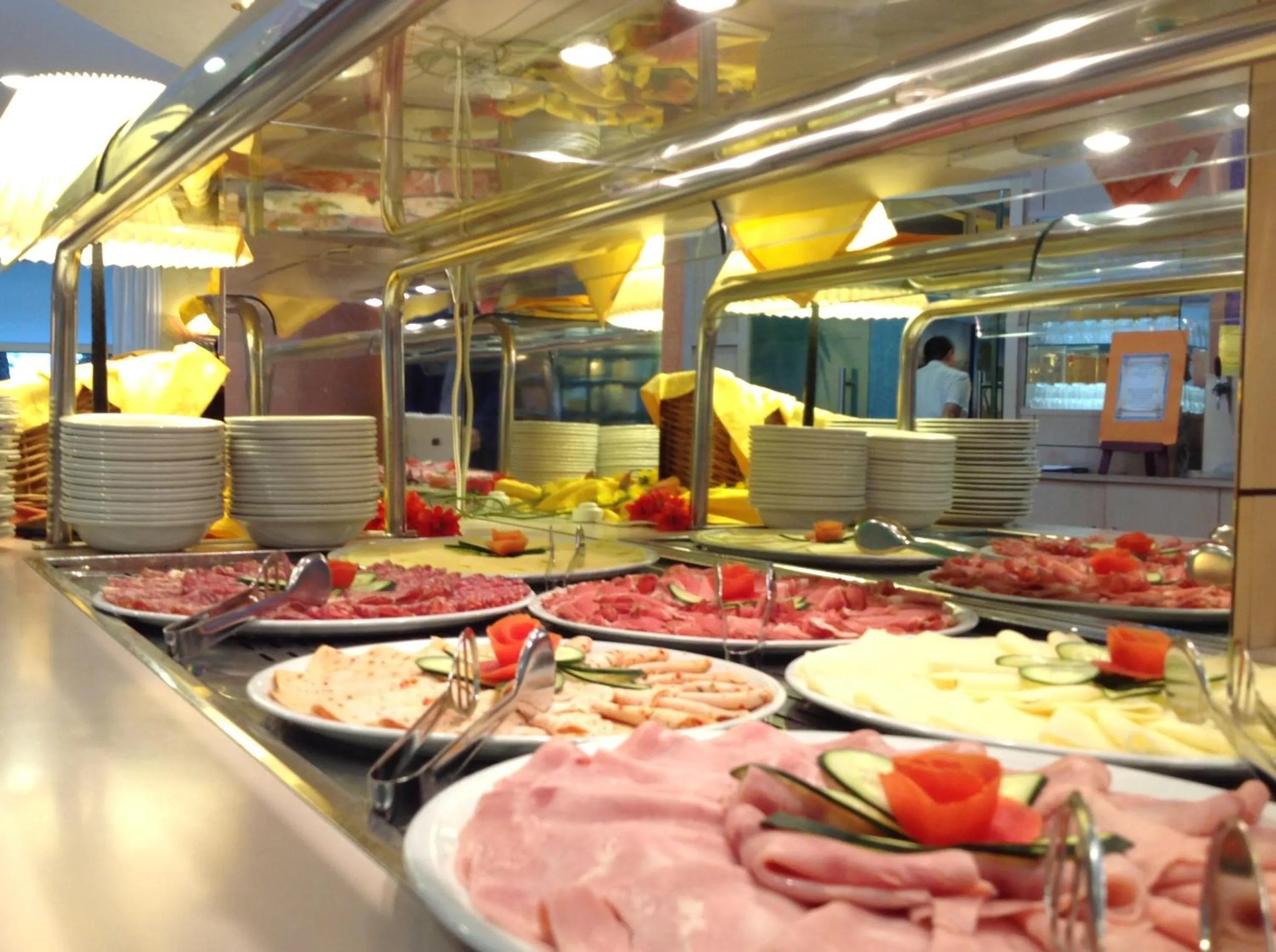 Food and drinks in International Beach Hotel