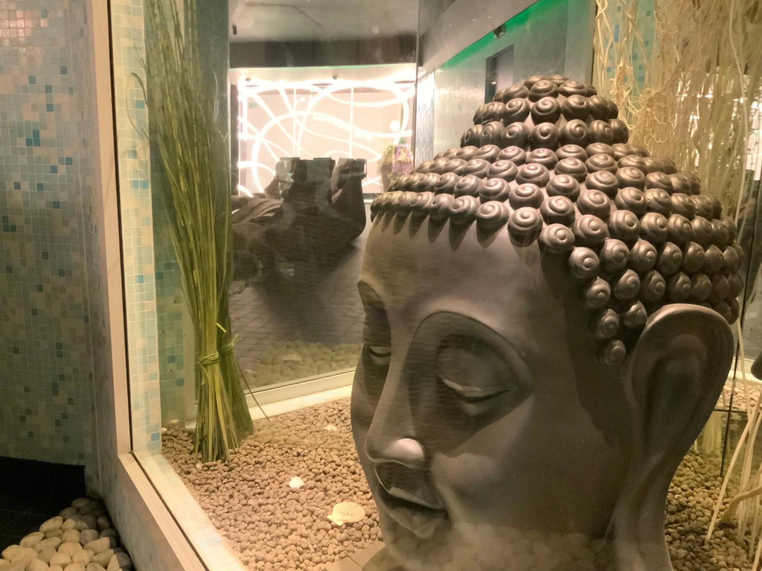 Decorative detail in International Beach Hotel