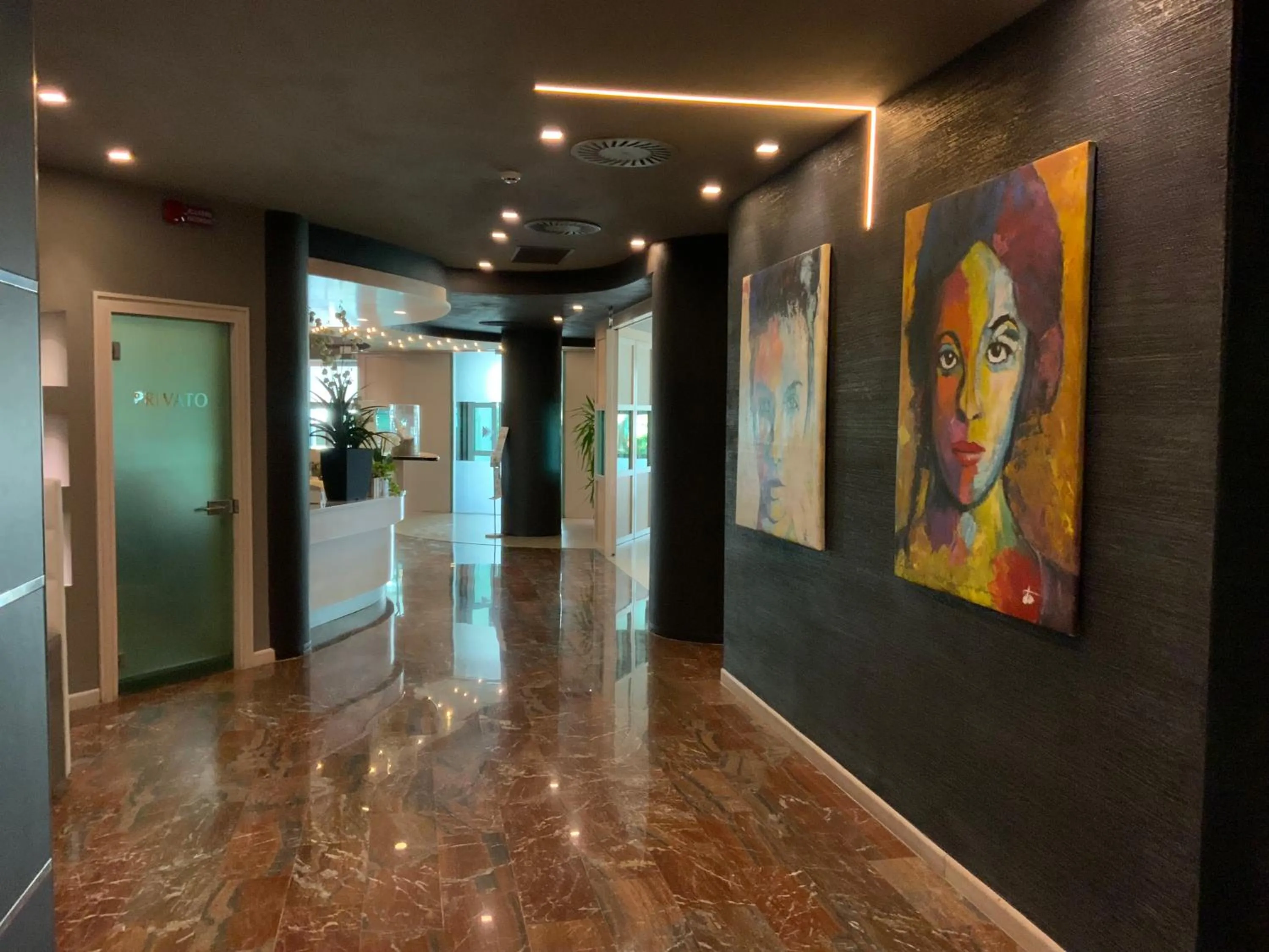 hair dresser in International Beach Hotel