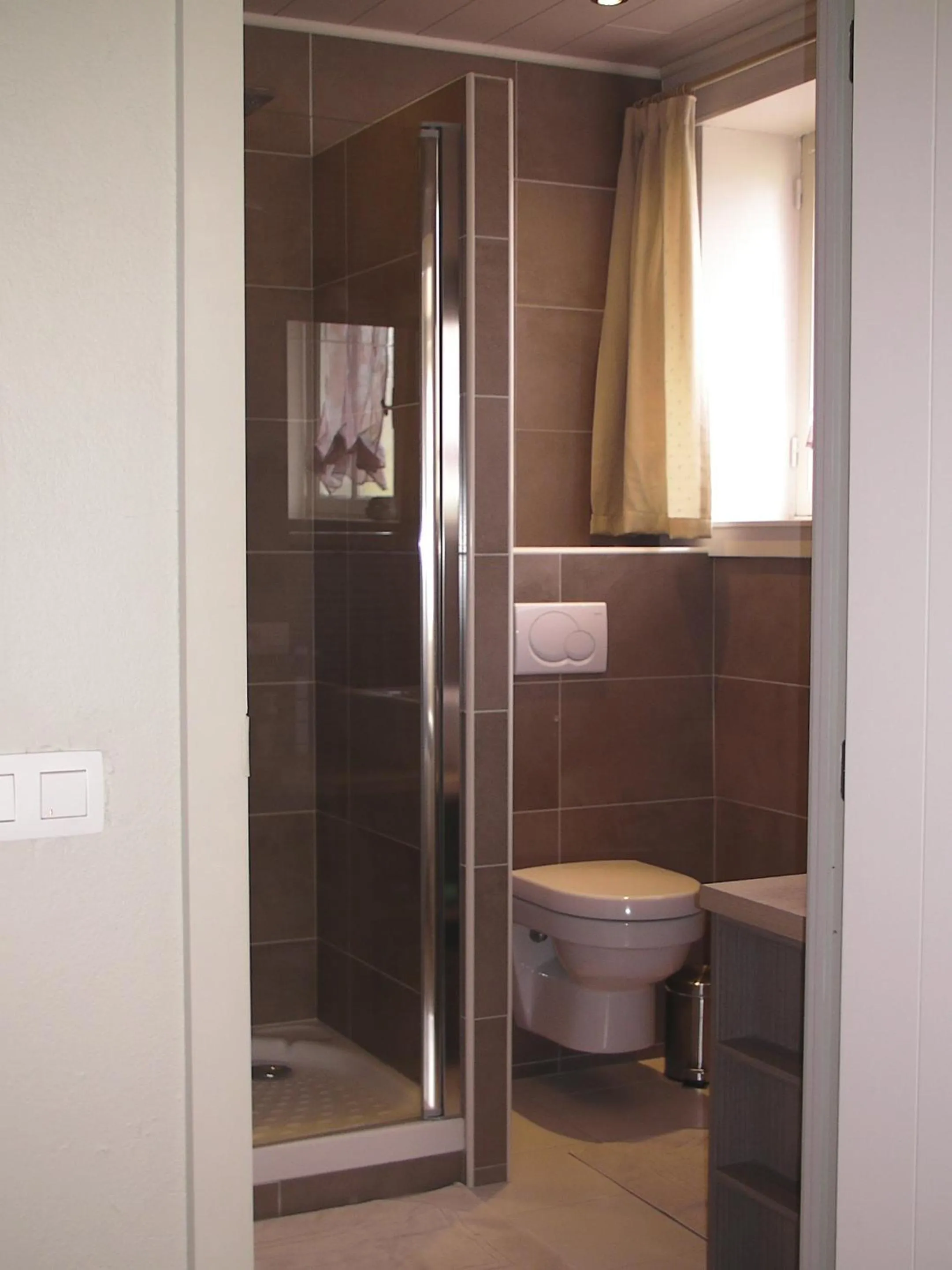 Shower in Maison Chabrat