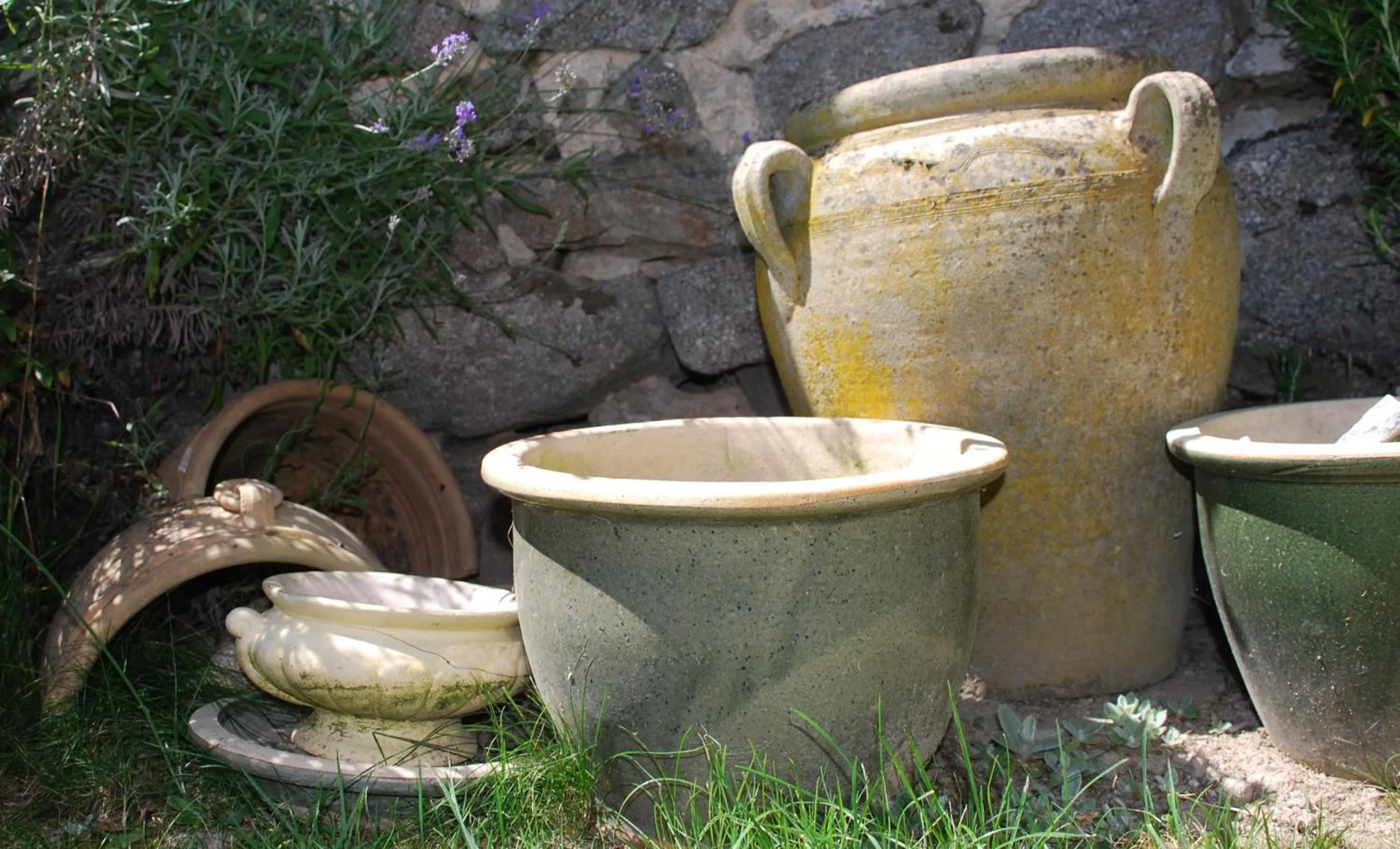 Property building in Maison Chabrat