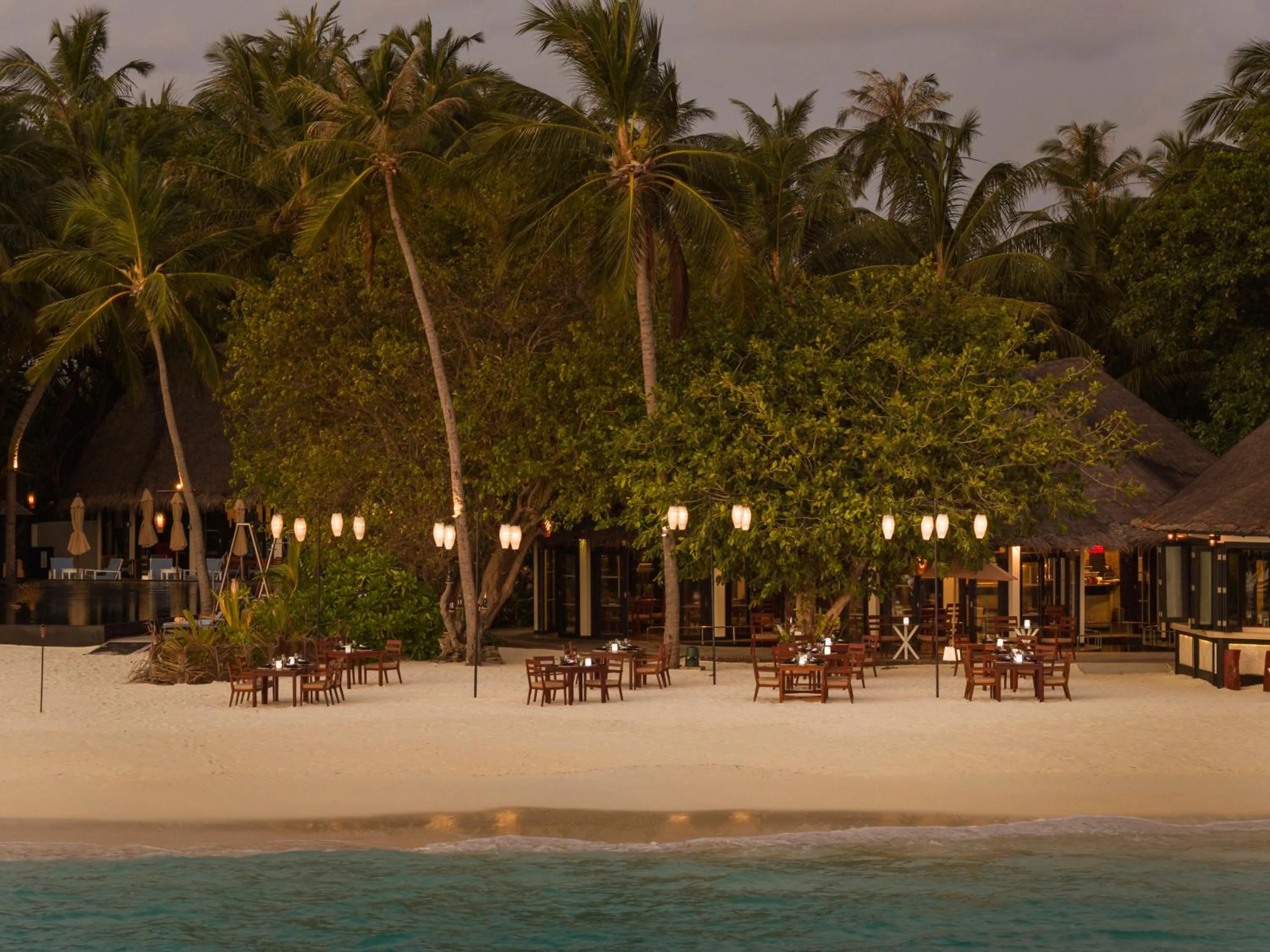 Restaurant/places to eat in Sun Siyam Iru Fushi with Free Transfer