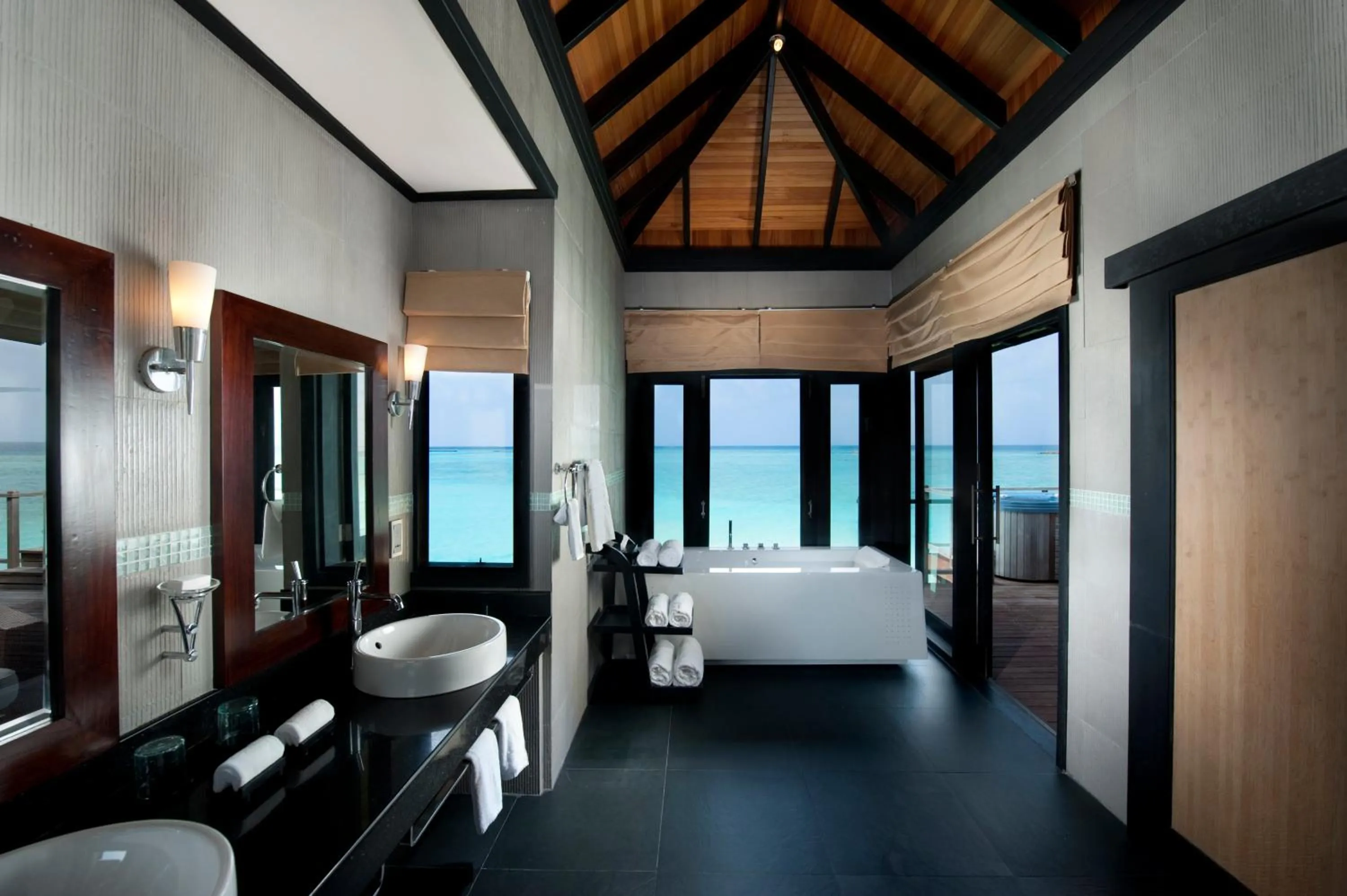 Bathroom, Bed in Sun Siyam Iru Fushi with Free Transfer