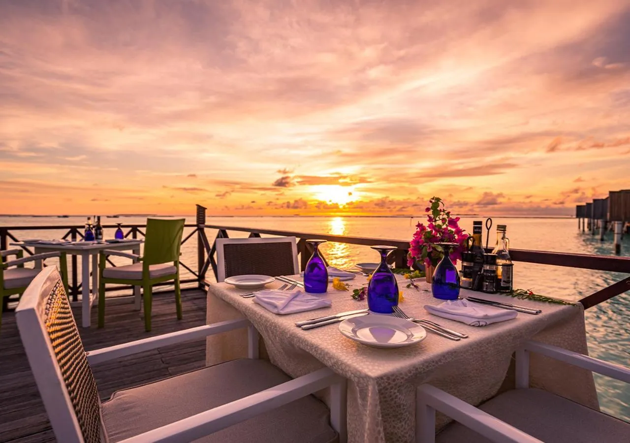 Restaurant/places to eat in Sun Siyam Iru Fushi with Free Transfer