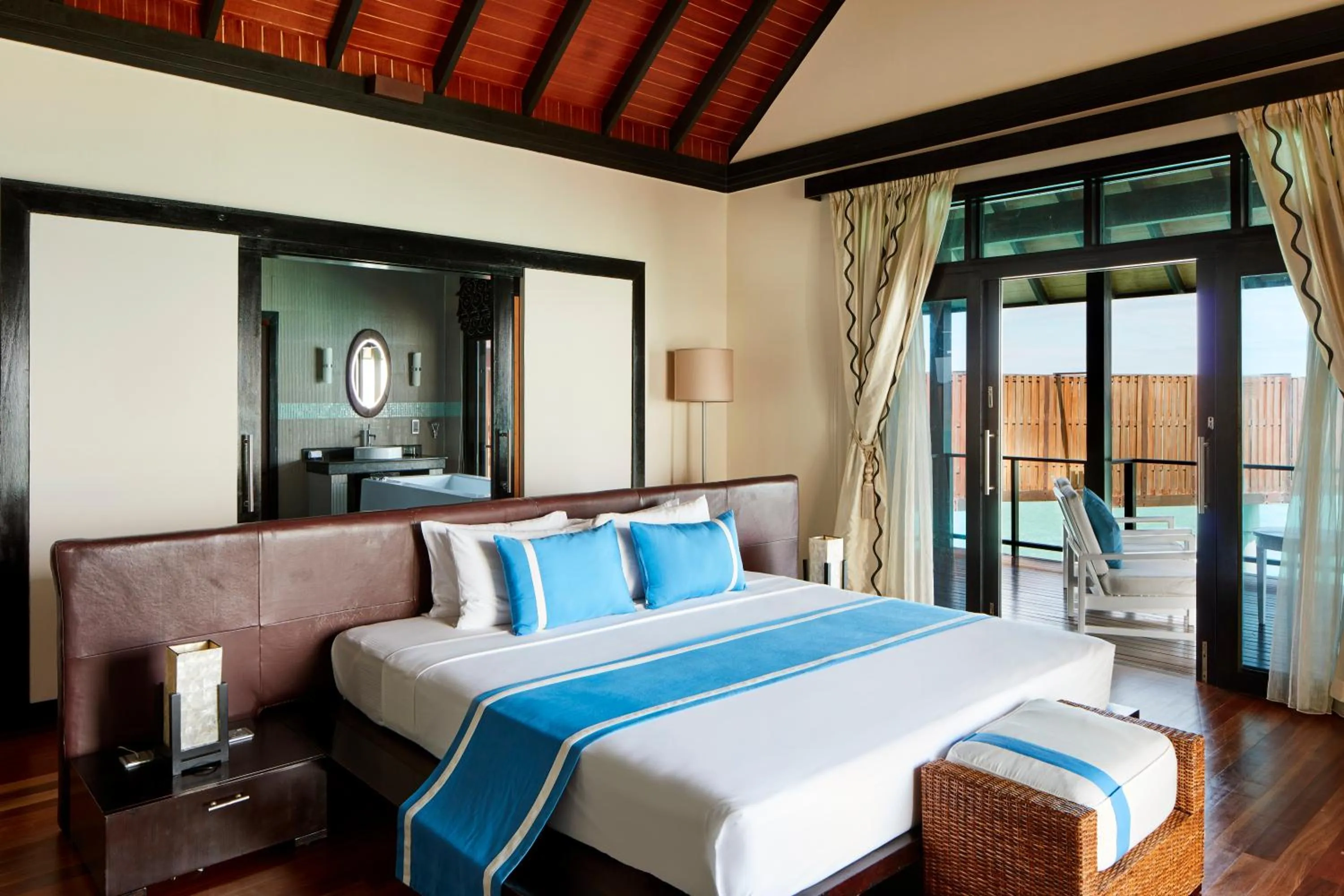 Bedroom, Bed in Sun Siyam Iru Fushi with Free Transfer