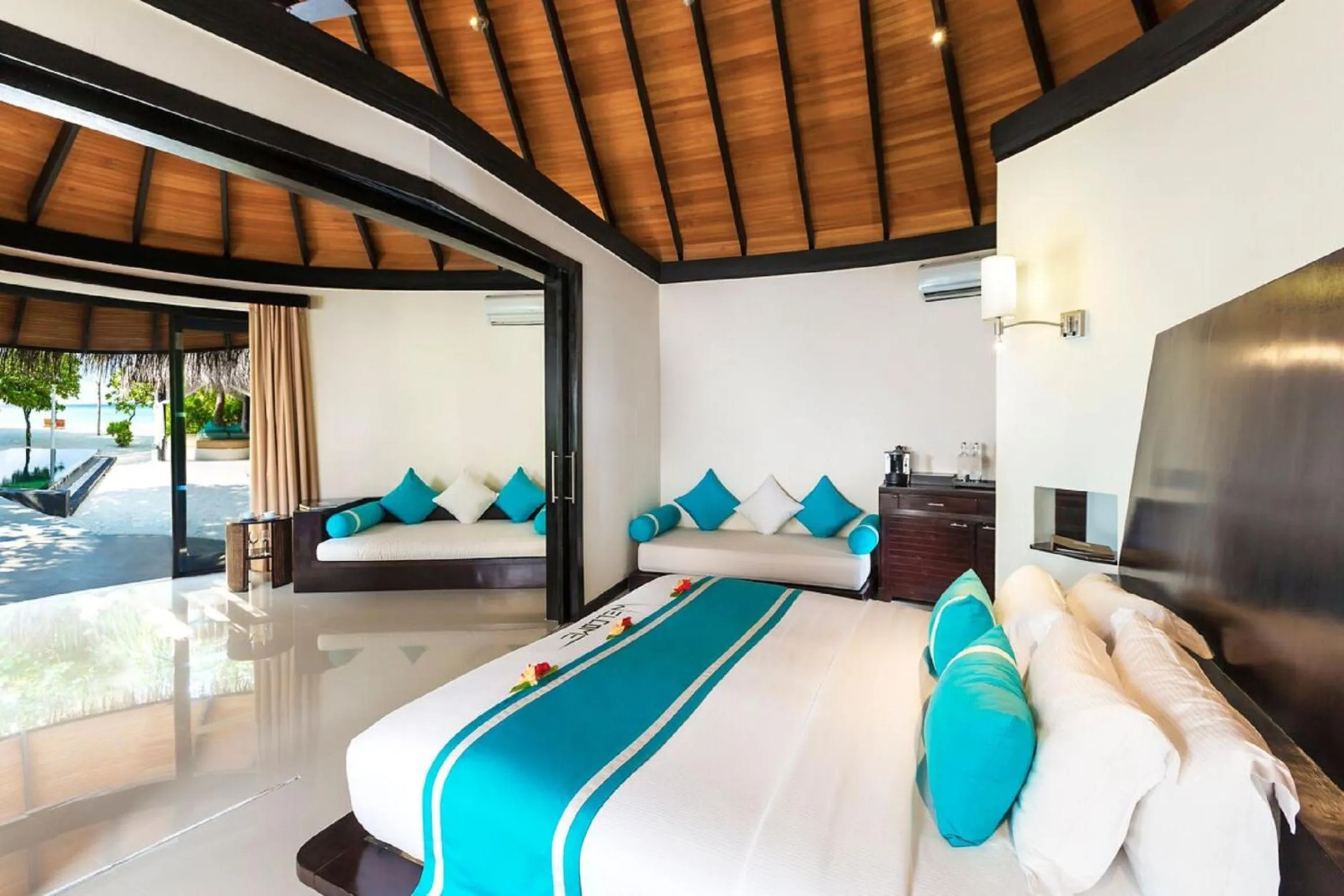 Bathroom, Bed in Sun Siyam Iru Fushi with Free Transfer