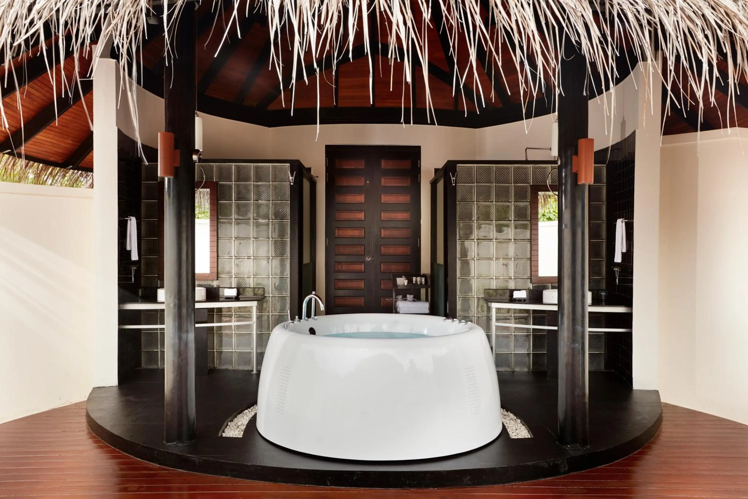 Toilet in Sun Siyam Iru Fushi with Free Transfer