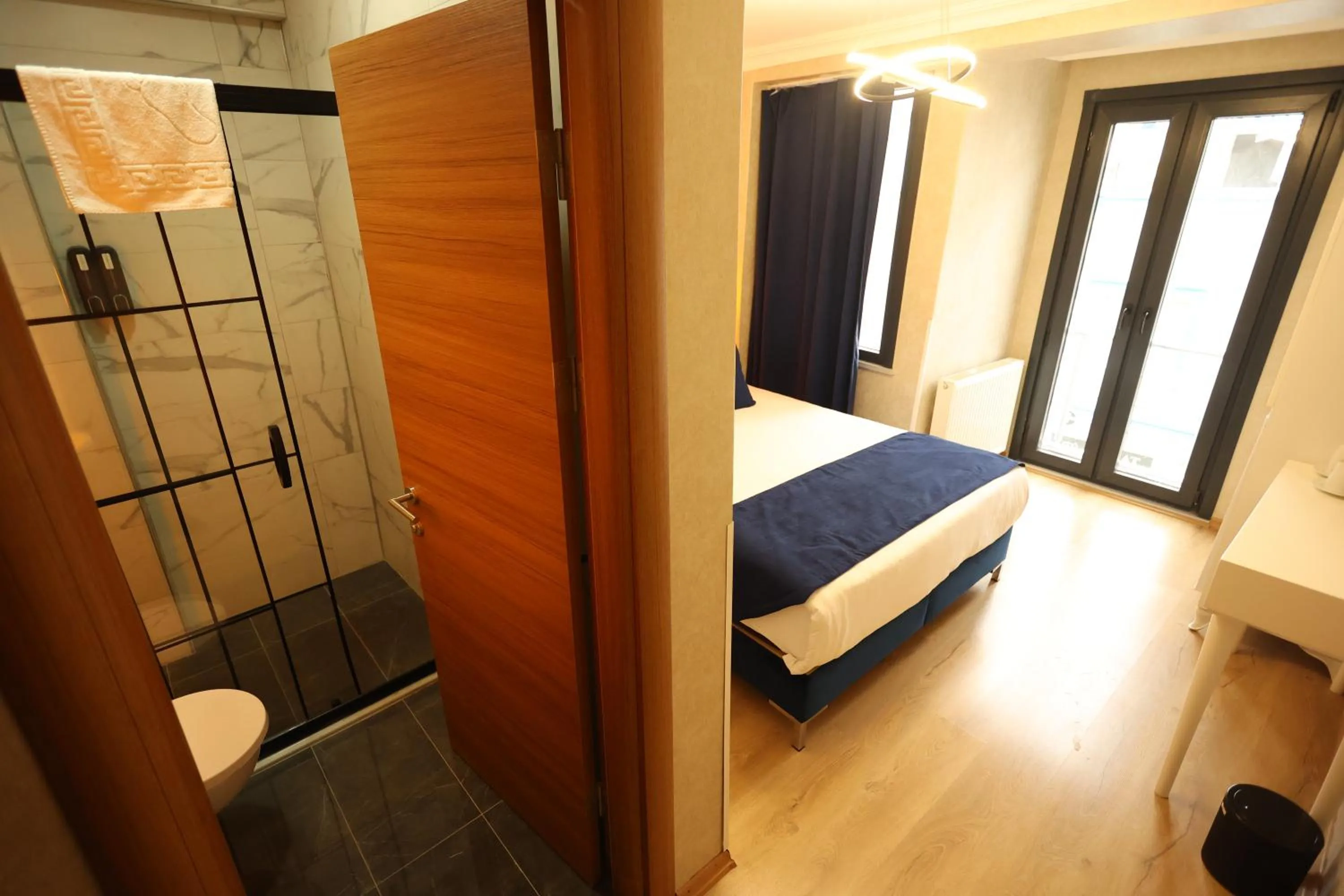 Shower in Asmali Hotel