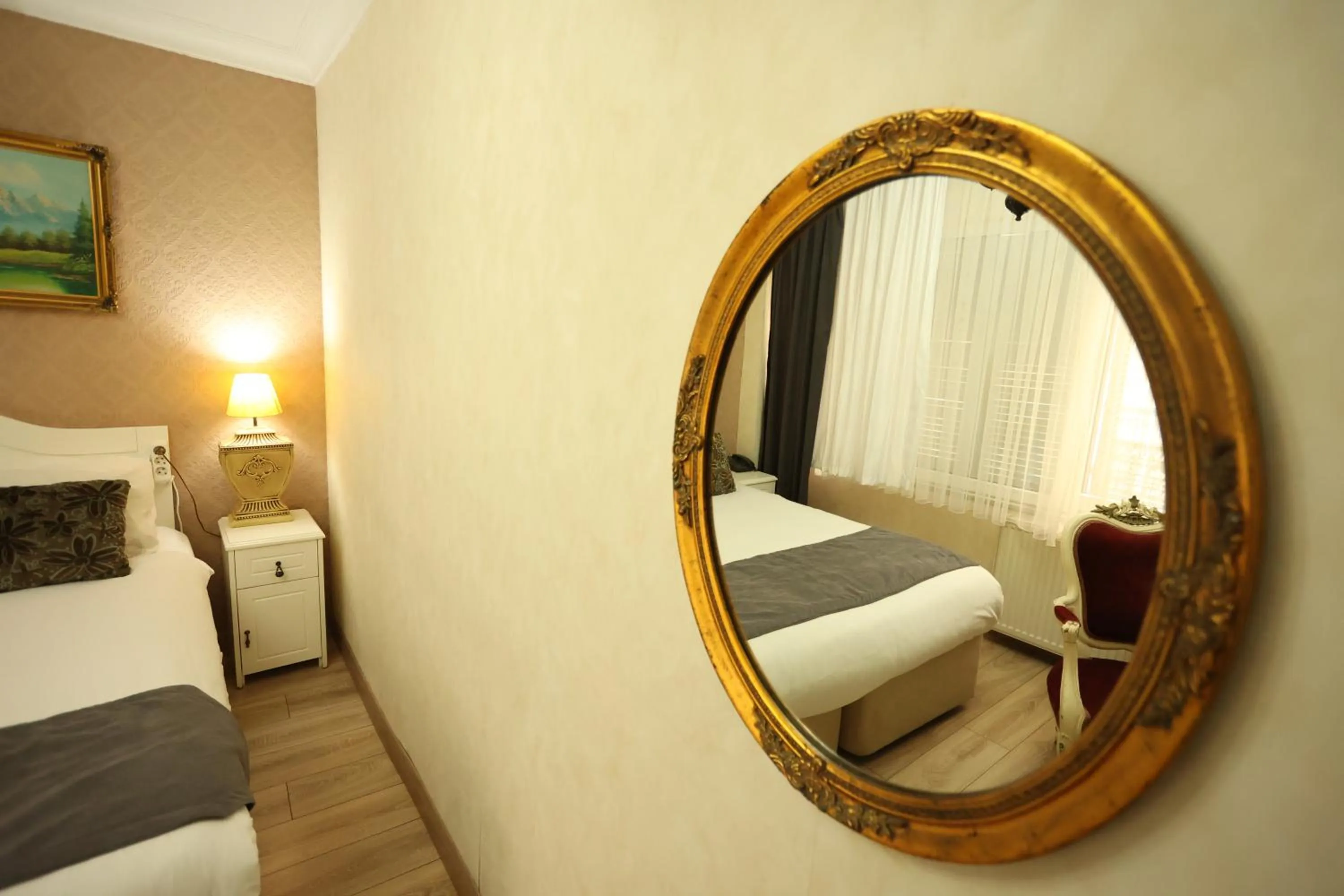 hair dresser in Asmali Hotel