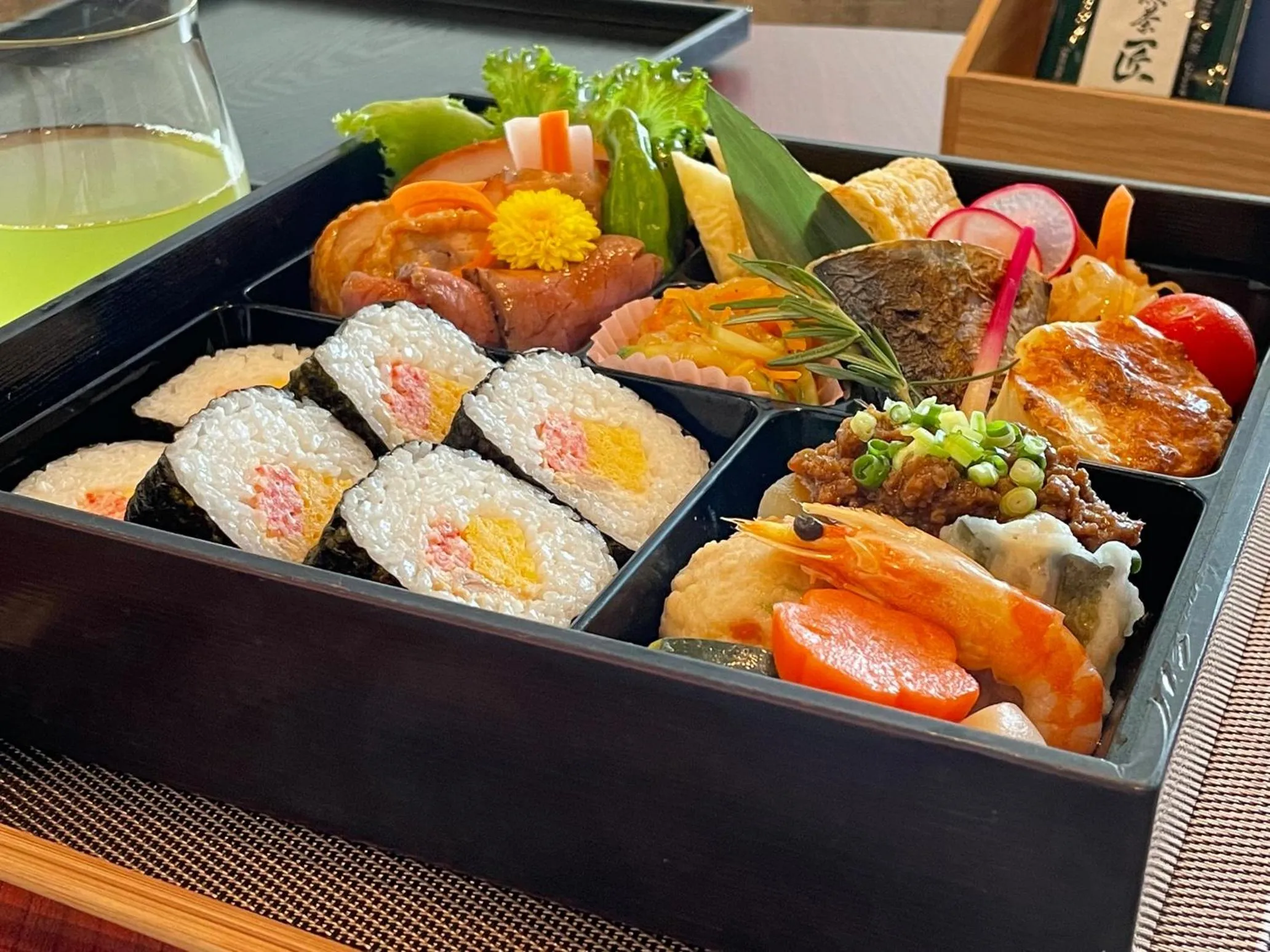 Food in Hotel Tsu Center Palace