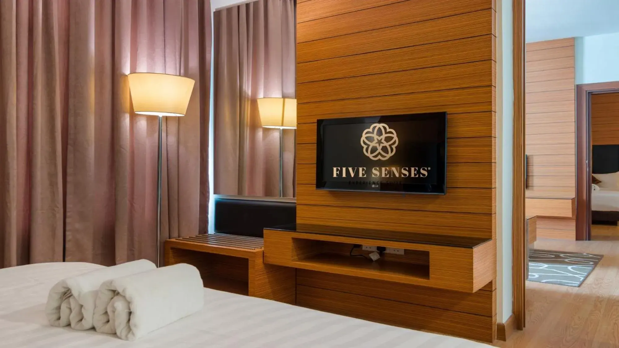 TV and multimedia, Bed in Dua Sentral Kuala Lumpur, Roam TV and multimedia, Bed in Dua Sentral Kuala Lumpur, Roam