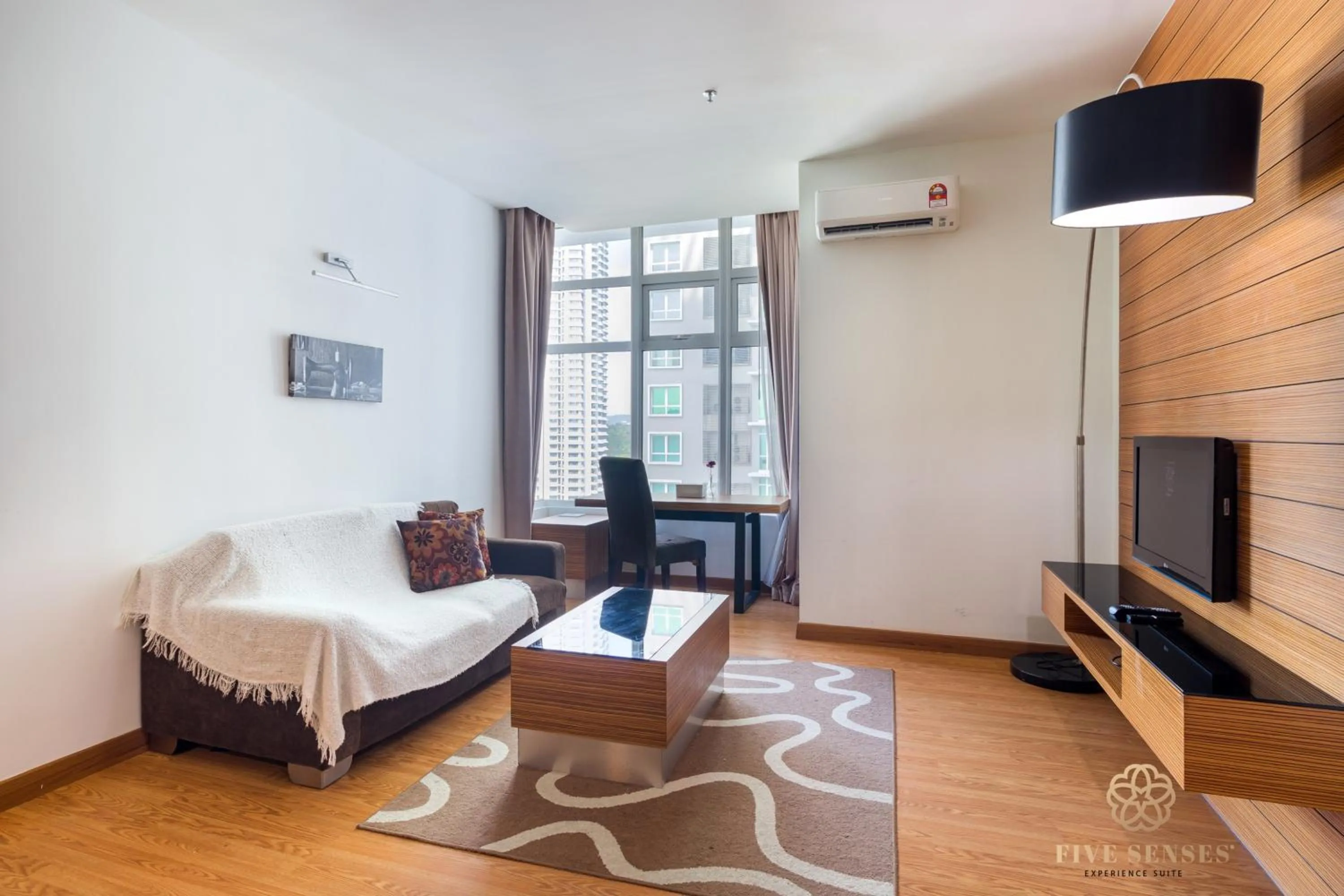 TV and multimedia, Bed in Dua Sentral Kuala Lumpur, Roam