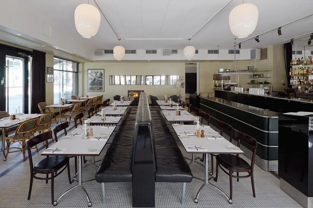 Restaurant/places to eat in PM & Vänner Hotel