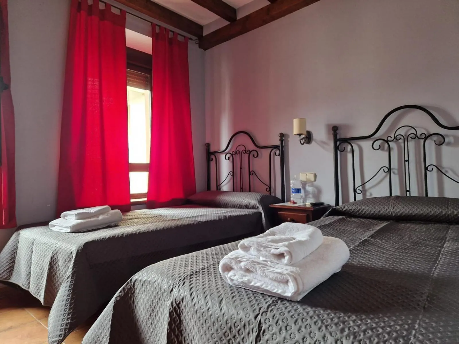 Bed in Hostal La Plata