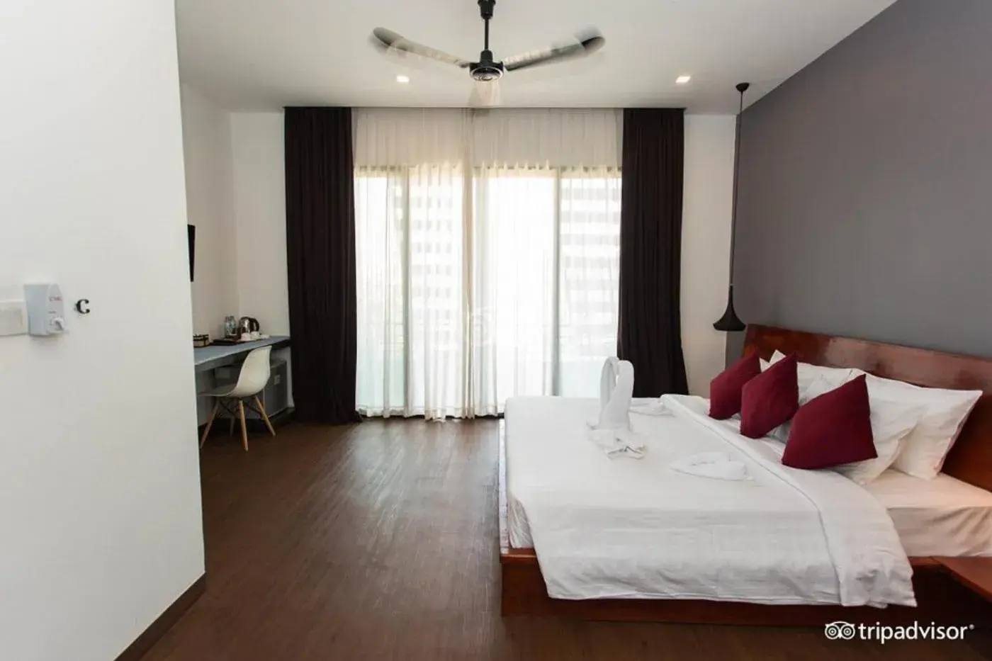 Deluxe Double Room with Balcony in Siem Reap Tevi Residence Deluxe Double Room with Balcony in Siem Reap Tevi Residence