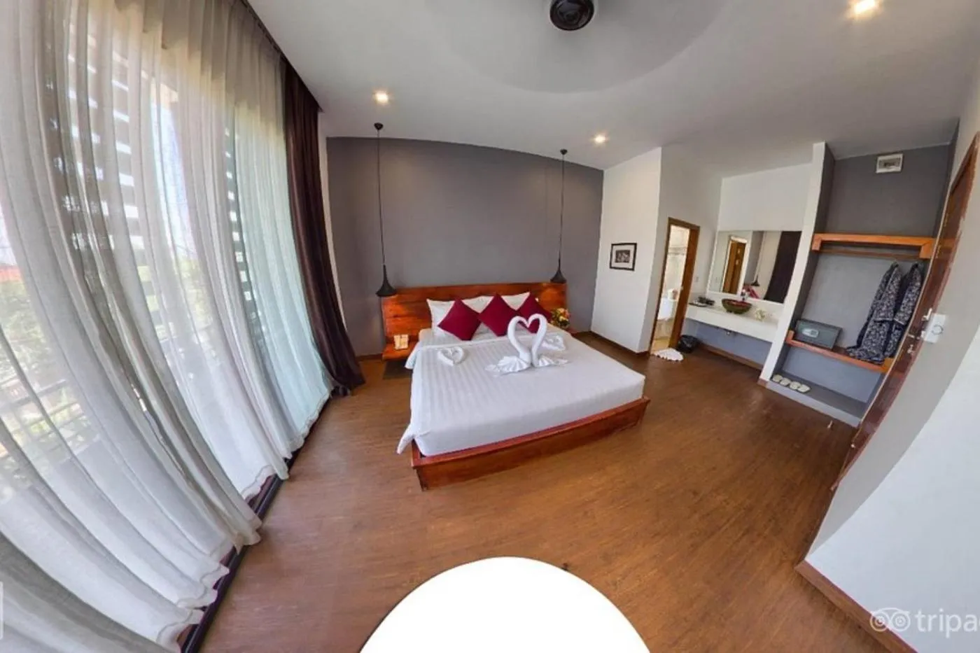 Photo of the whole room, Bed in Siem Reap Tevi Residence