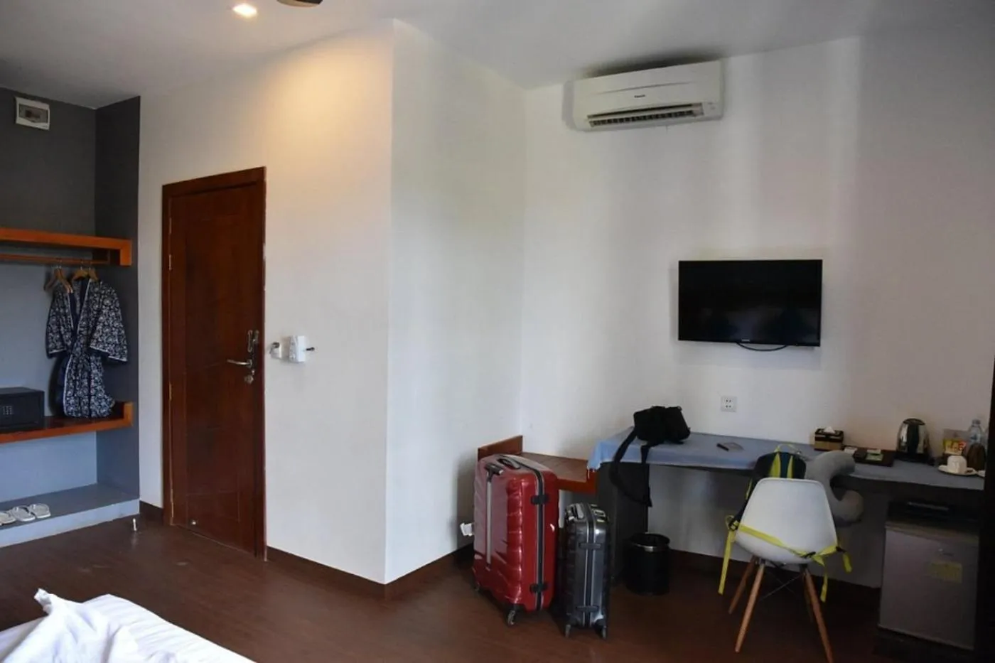 Seating area, Bed in Siem Reap Tevi Residence