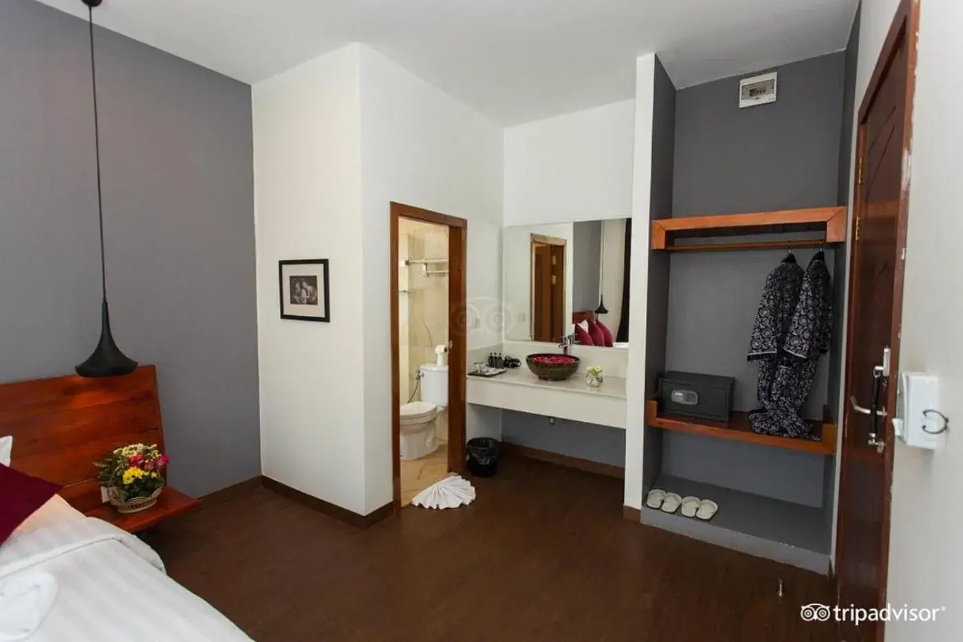 Deluxe Double Room with Balcony in Siem Reap Tevi Residence Deluxe Double Room with Balcony in Siem Reap Tevi Residence