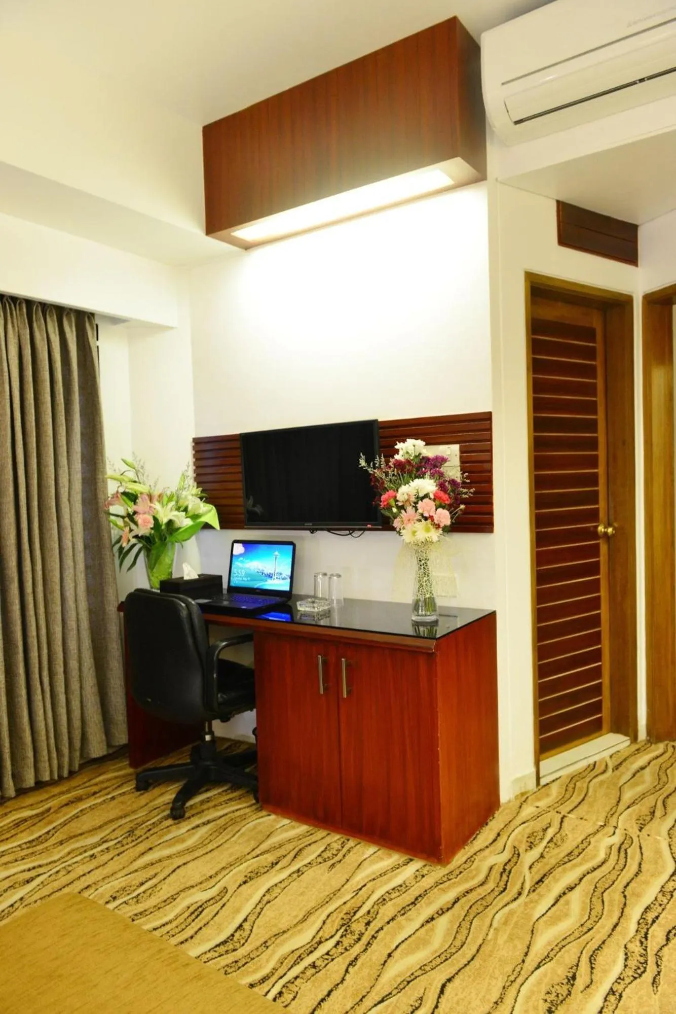 Amazon Lilly Lake View Residence