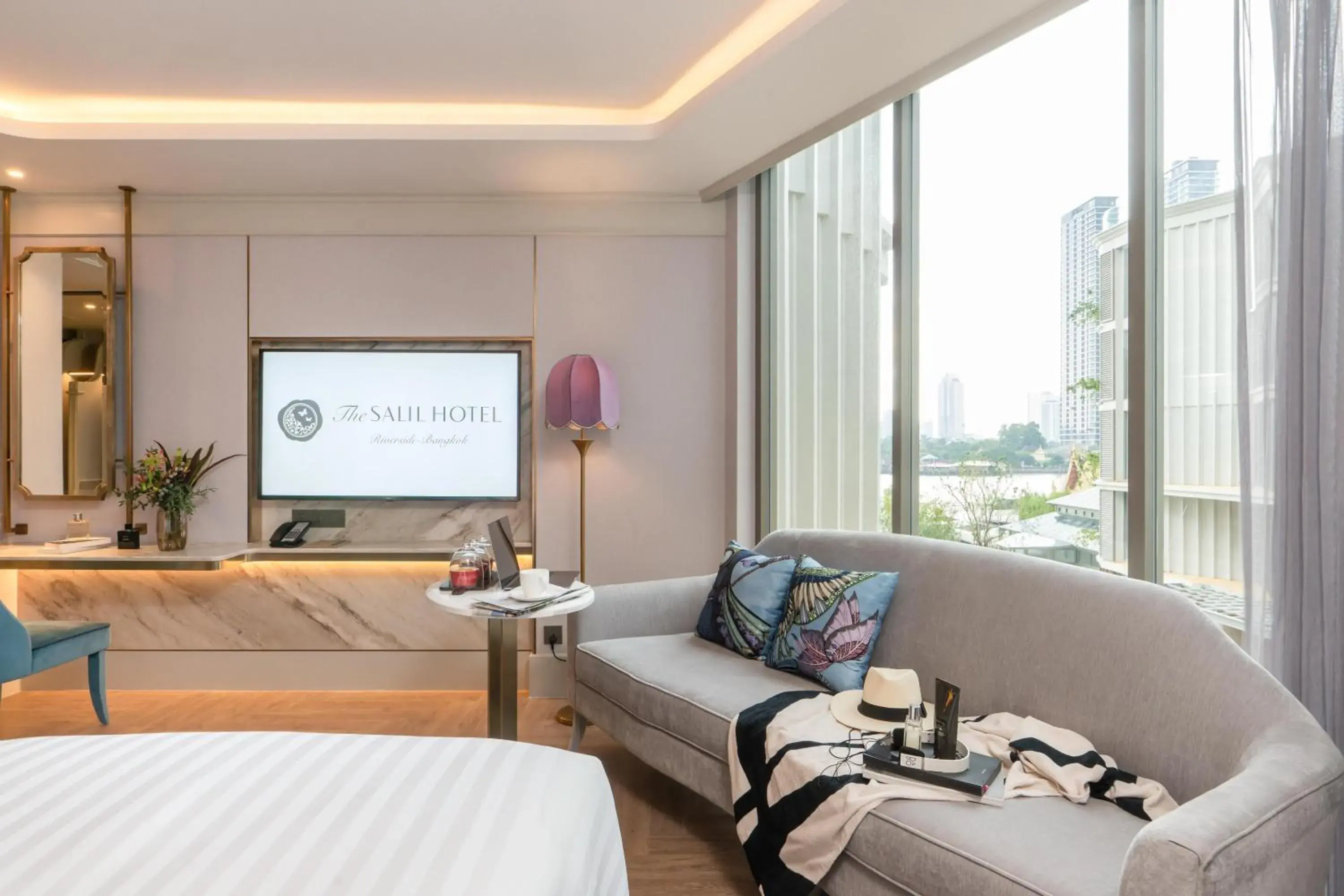 Deluxe Room with River View in The Salil Hotel Riverside Bangkok Deluxe Room with River View in The Salil Hotel Riverside Bangkok