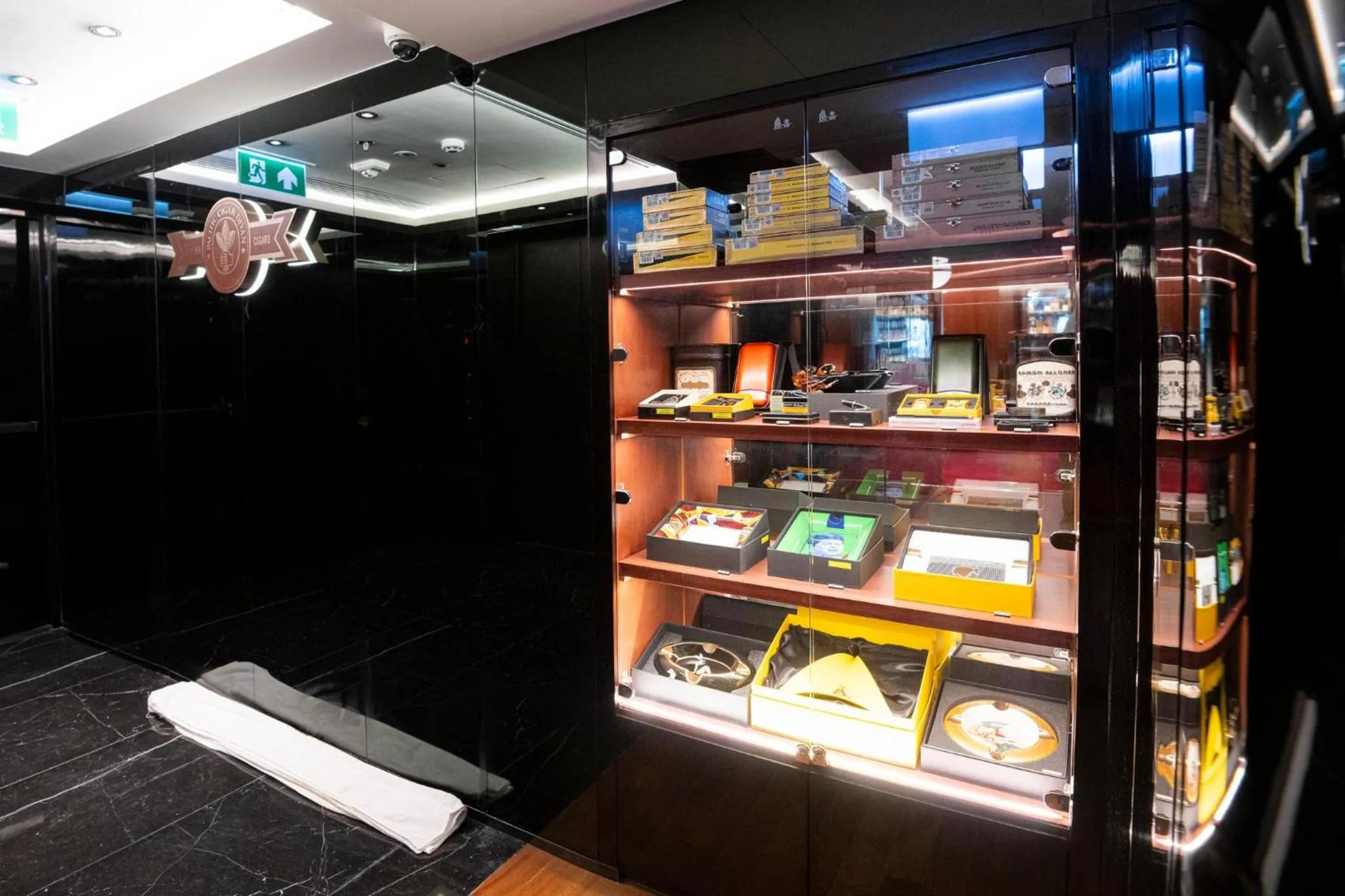 Lounge or bar in The Salil Hotel Riverside Bangkok