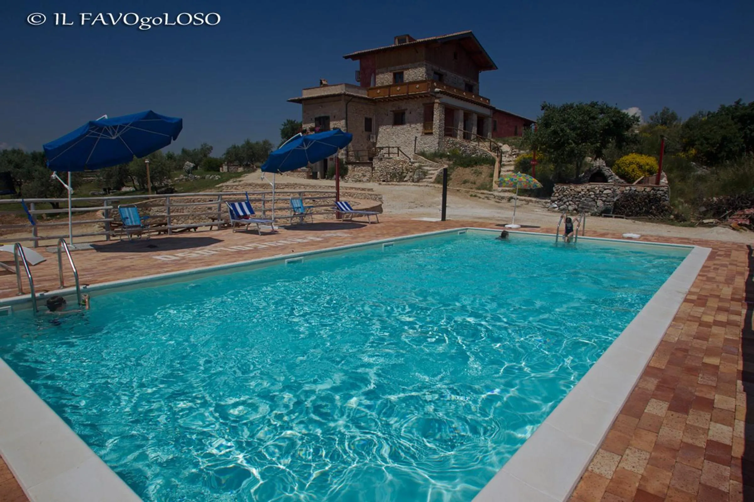 Swimming pool in Il Favogoloso