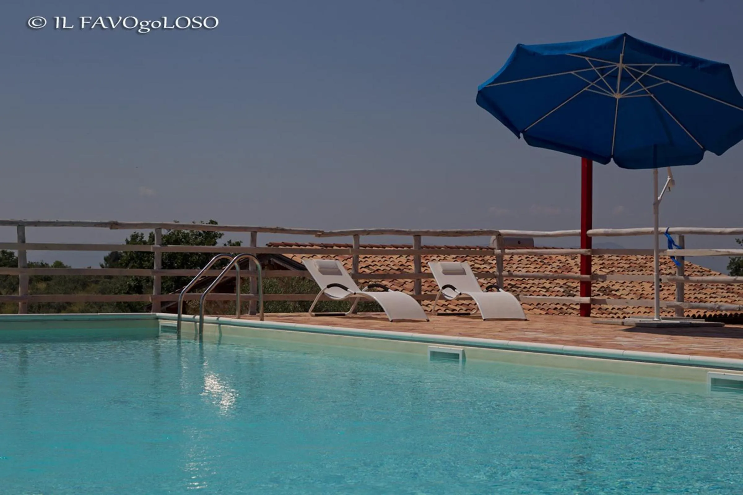 Swimming pool in Il Favogoloso